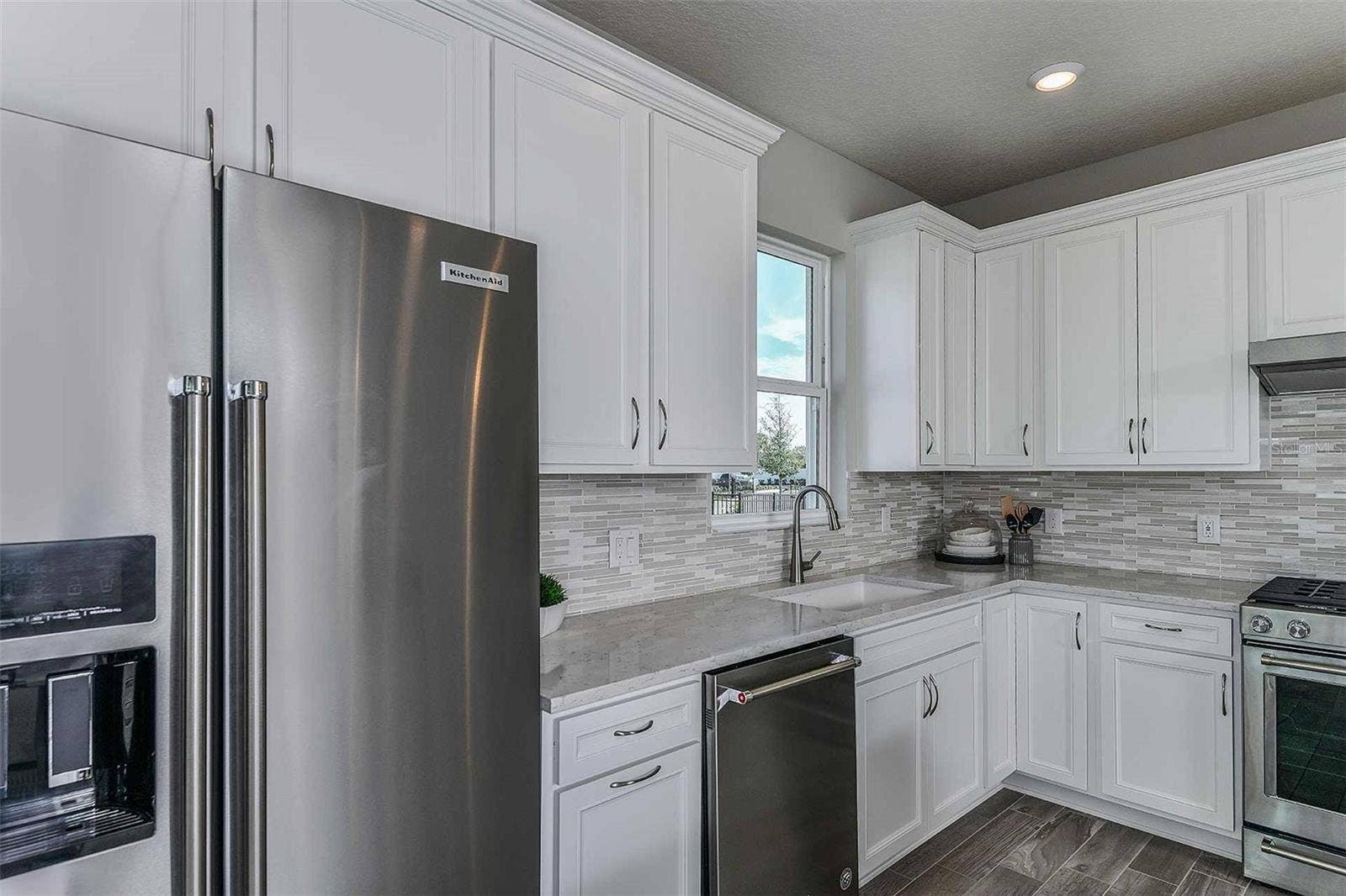 5038 DANCY LANE, St Cloud, FL 34772 Model Home Design Only. Pictures and furnishings are for illustrative purposes only. Elevations, colors and options may vary. Furniture is for model home staging only.