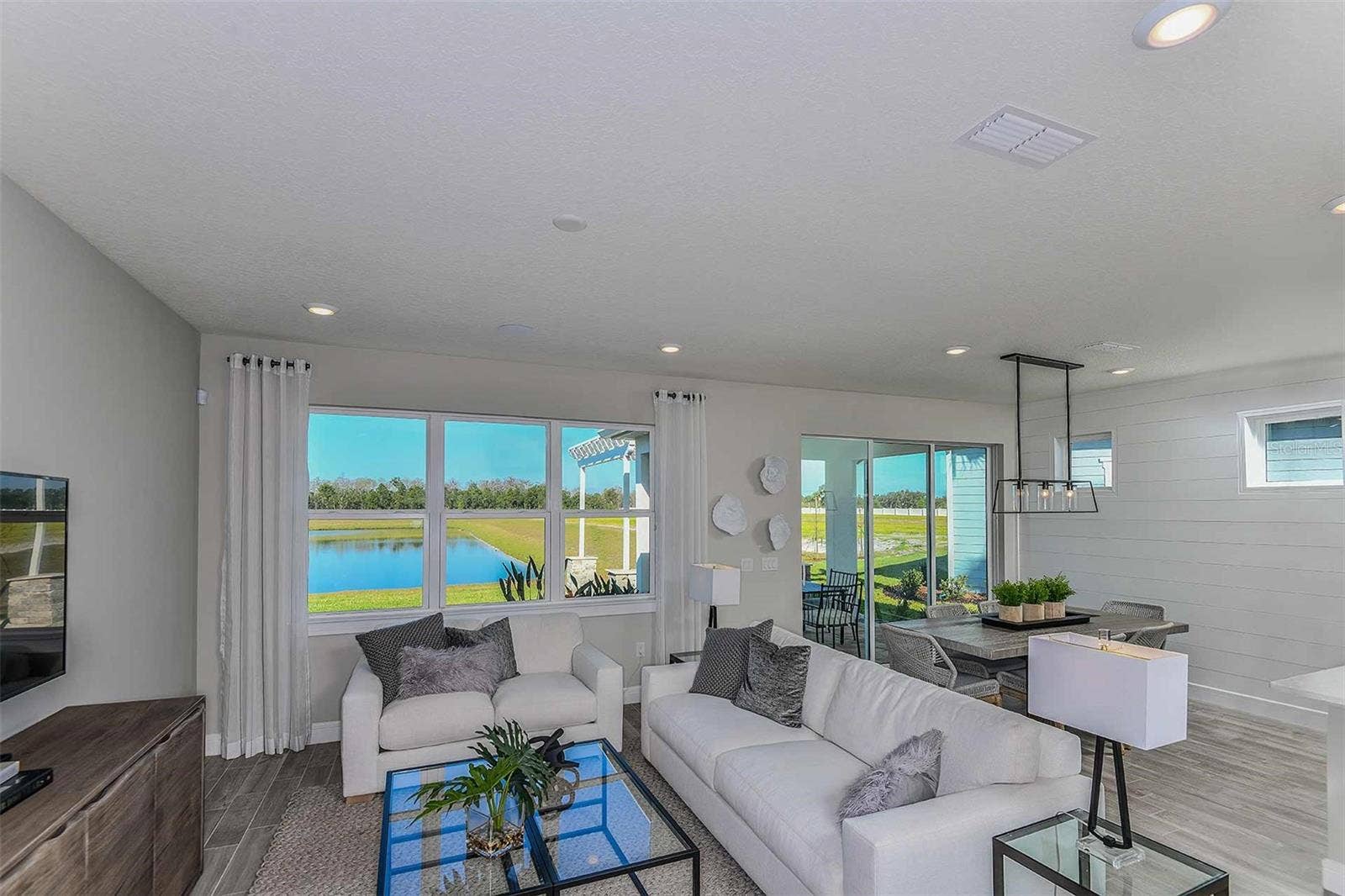 5038 DANCY LANE, St Cloud, FL 34772 Model Home Design Only. Pictures and furnishings are for illustrative purposes only. Elevations, colors and options may vary. Furniture is for model home staging only.