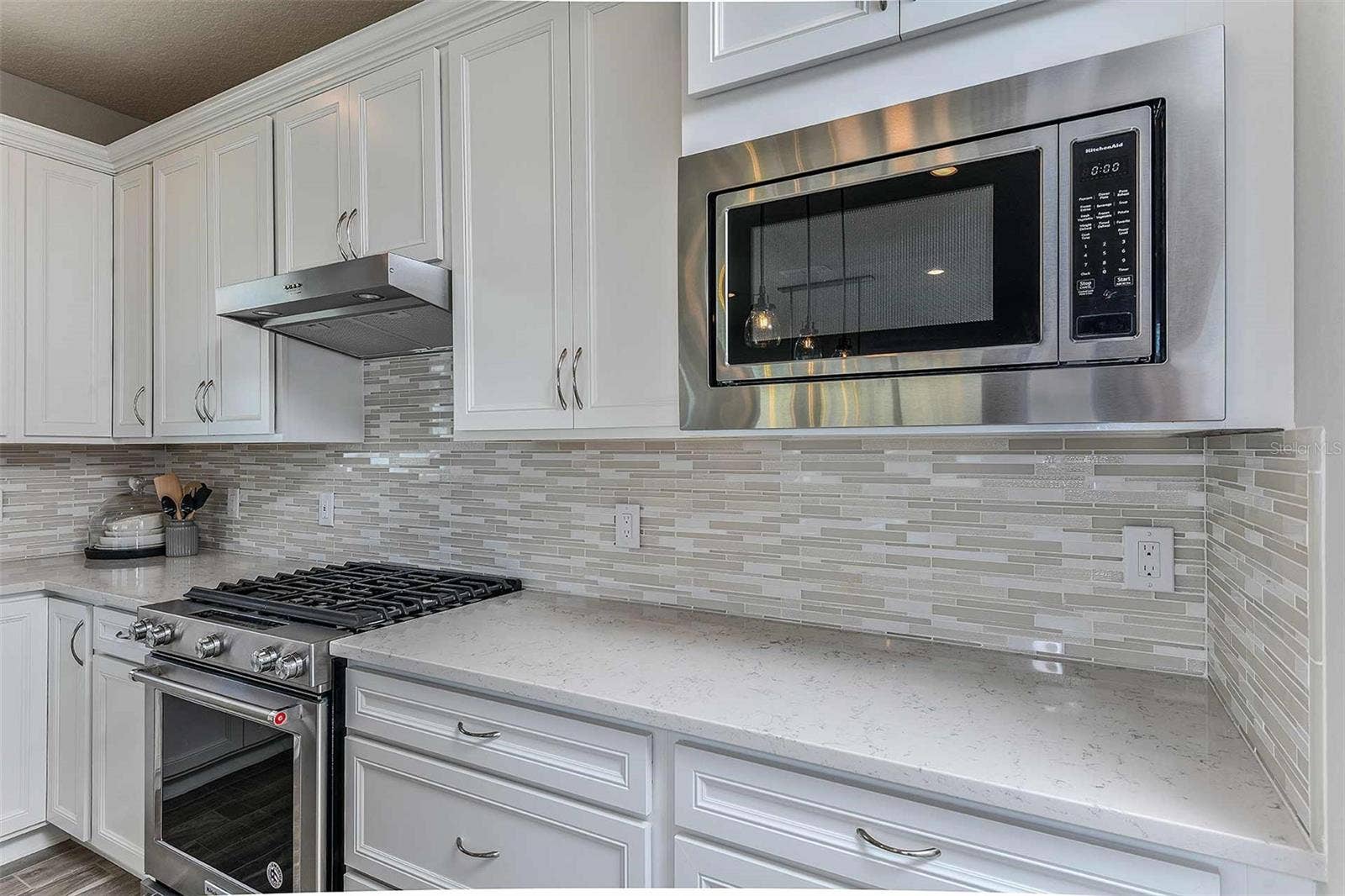 5038 DANCY LANE, St Cloud, FL 34772 Model Home Design Only. Pictures and furnishings are for illustrative purposes only. Elevations, colors and options may vary. Furniture is for model home staging only.