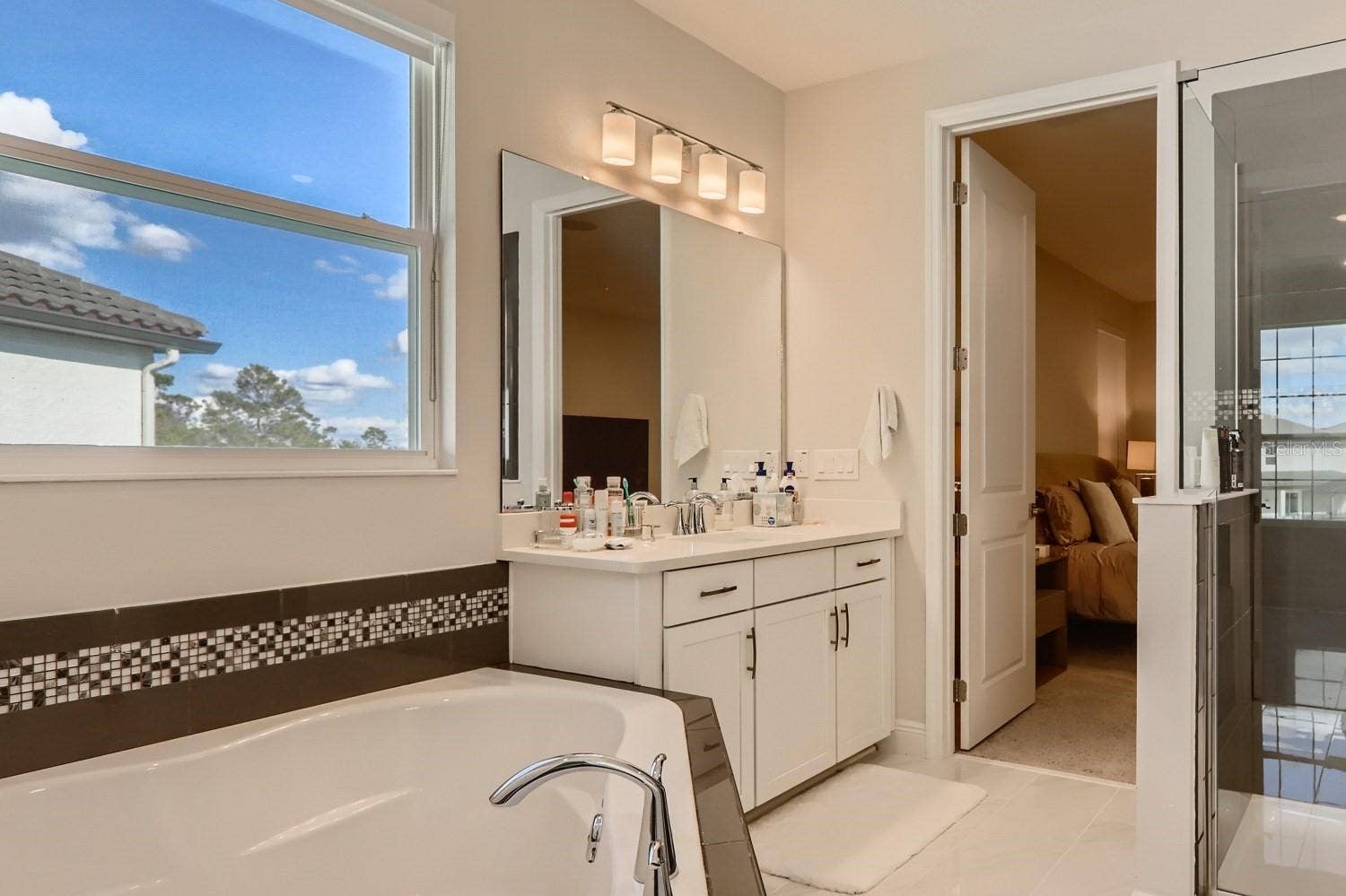 8192 LUDINGTON CIRCLE, Orlando, FL 32836 8192 LUDINGTON CIRCLE, Orlando, FL 32836