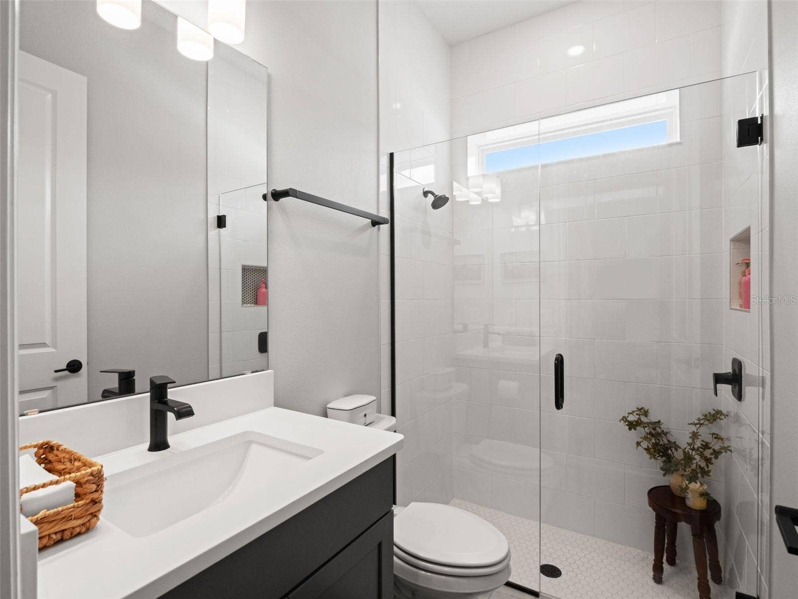 777 HALIFAX AVENUE, Winter Park, FL 32792 Ensuite Bath