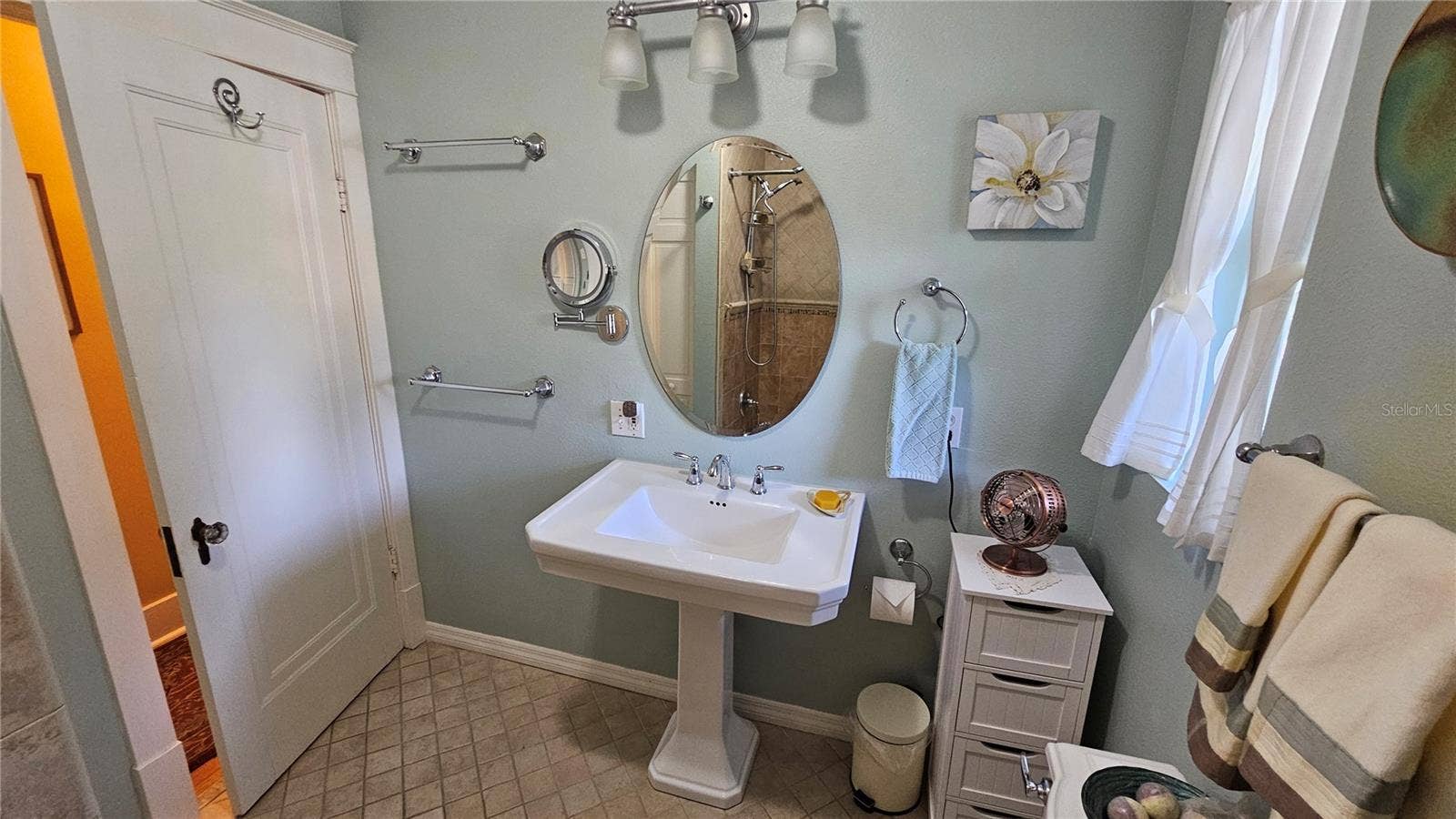 821 N EOLA DRIVE, Orlando, FL 32803 Bathroom - Second Floor