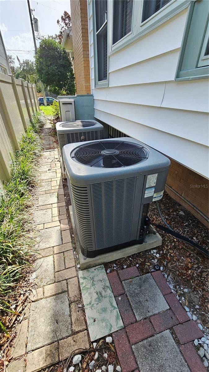 821 N EOLA DRIVE, Orlando, FL 32803 Ac Units right side of house