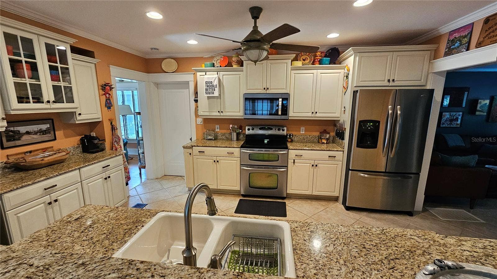 821 N EOLA DRIVE, Orlando, FL 32803 Kitchen