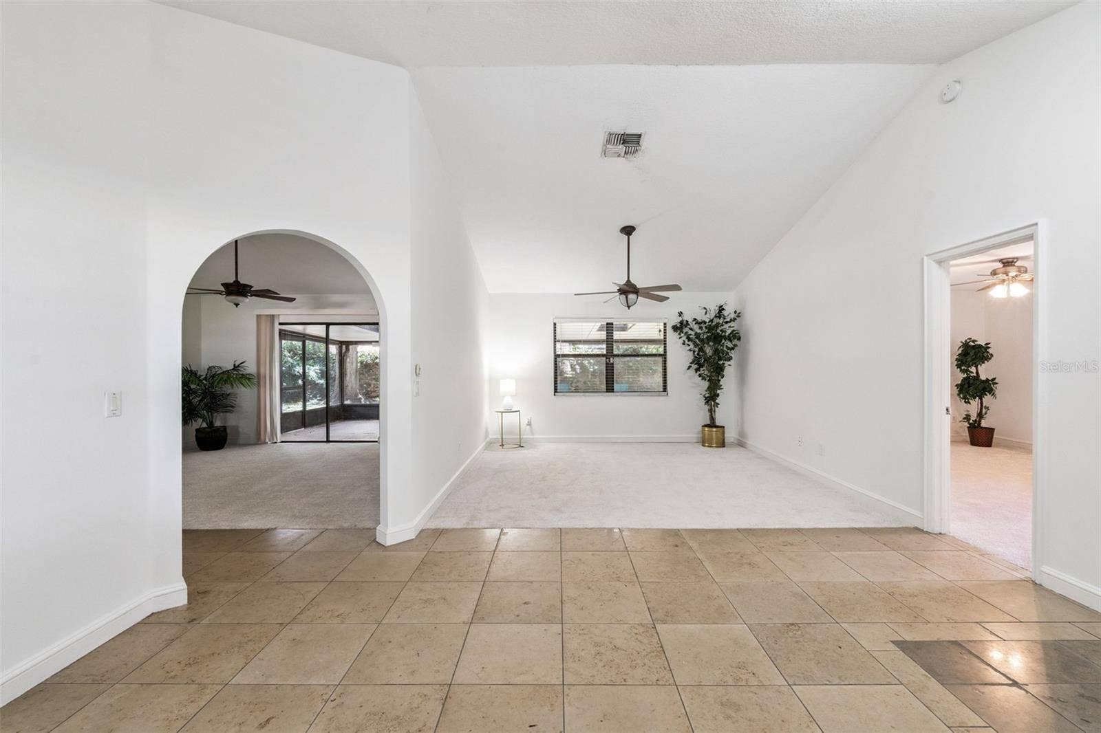 9433 PALM TREE DRIVE, Windermere, FL 34786 Living Room