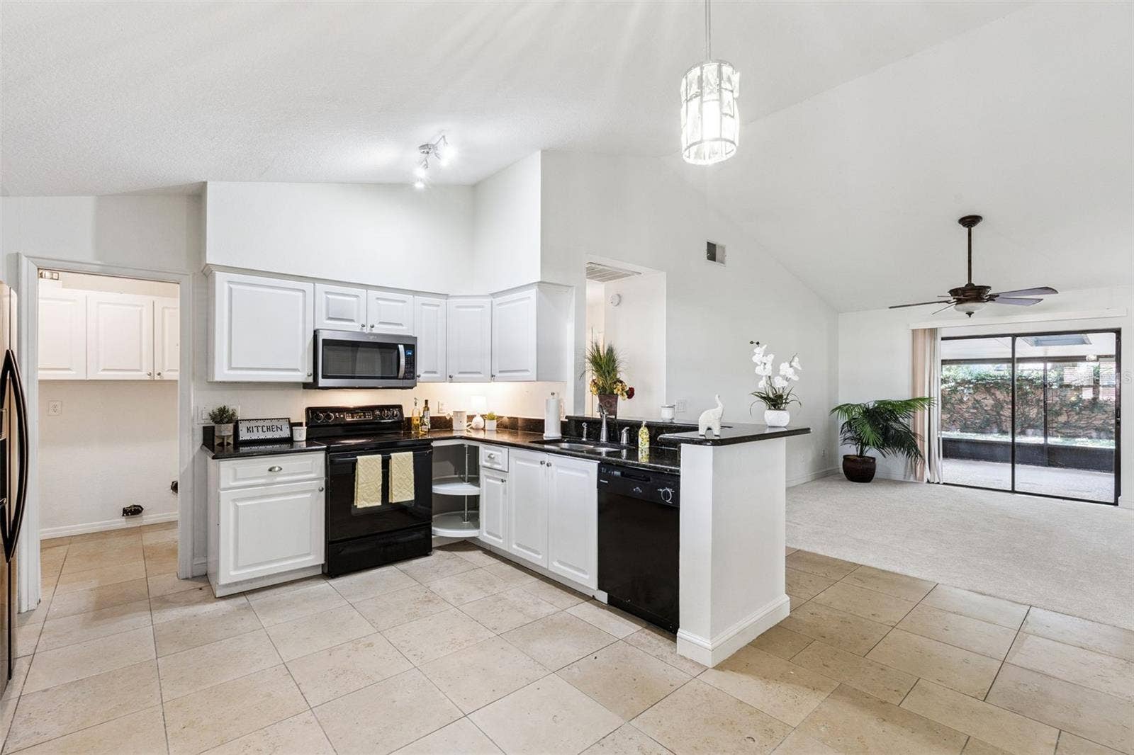 9433 PALM TREE DRIVE, Windermere, FL 34786 Kitchen open to Family Room