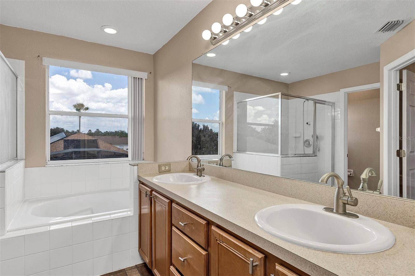 4921 CASA VISTA DRIVE, Orlando, FL 32837 Primary Bathroom