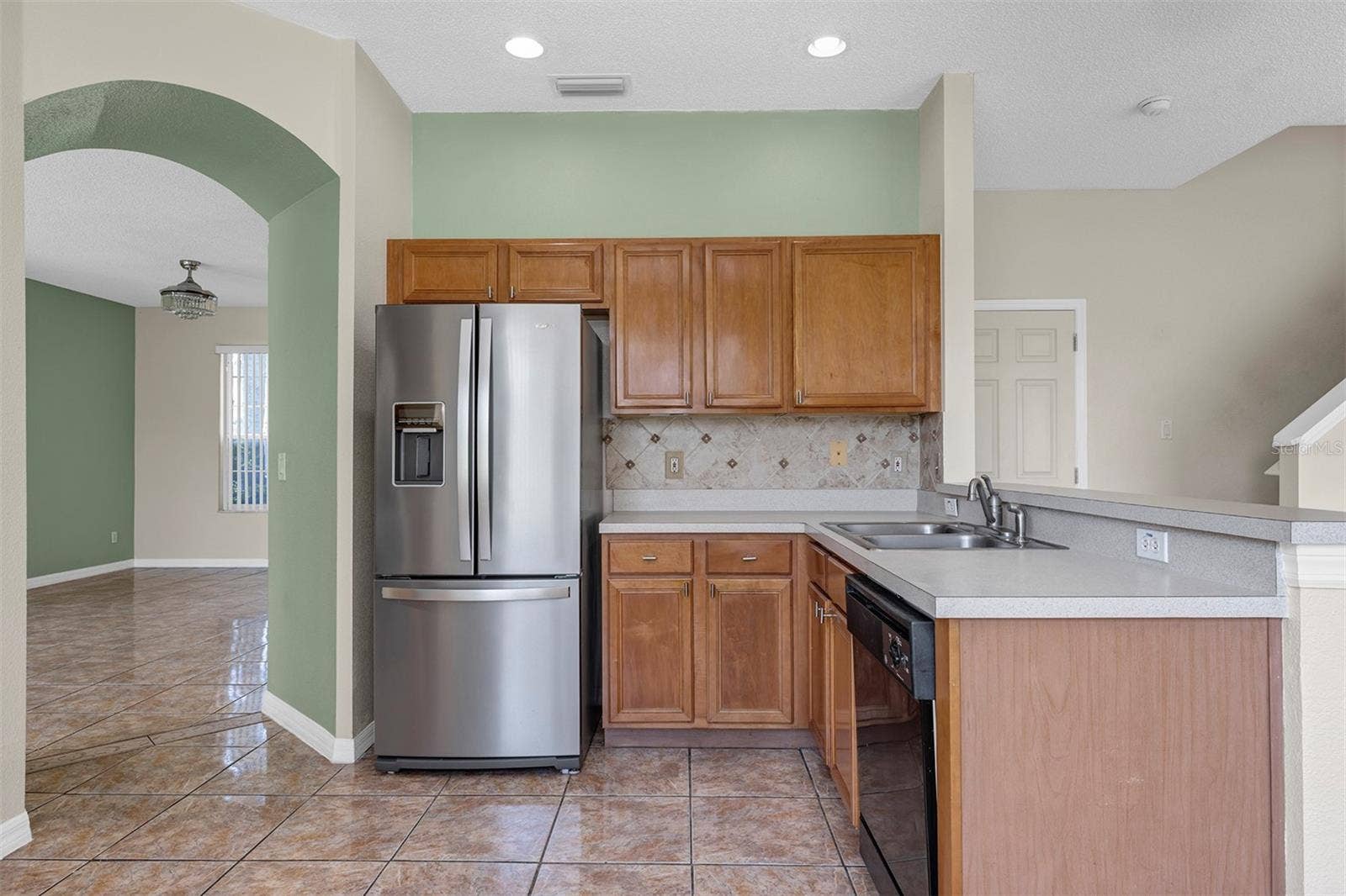 4921 CASA VISTA DRIVE, Orlando, FL 32837 Kitchen