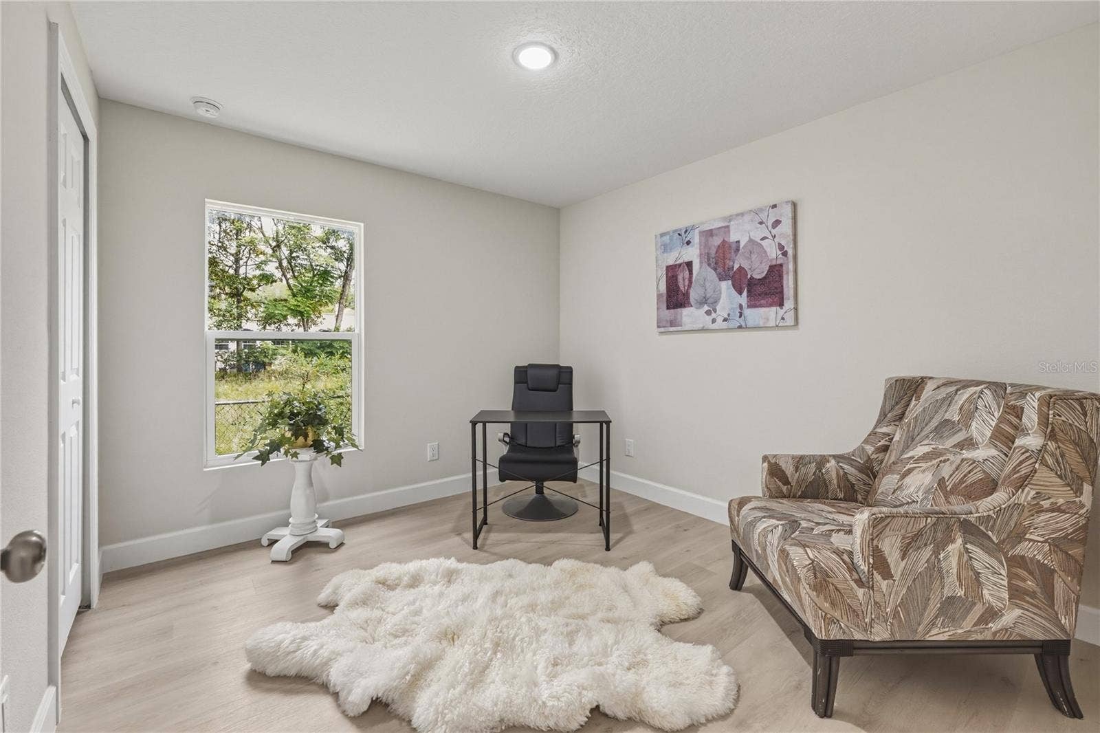 MODEL HOME