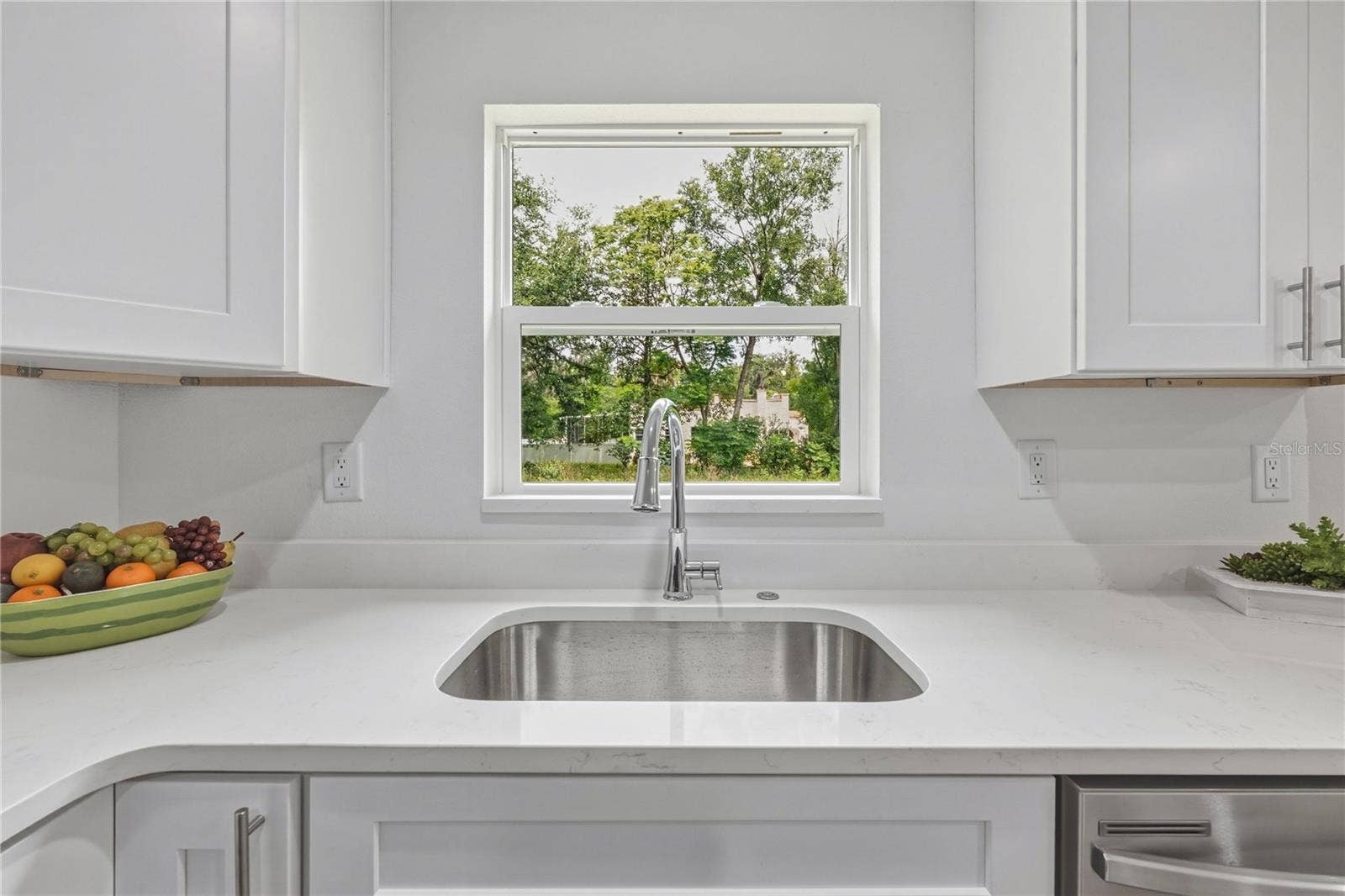 520 W BERESFORD AVENUE, Deland, FL 32720