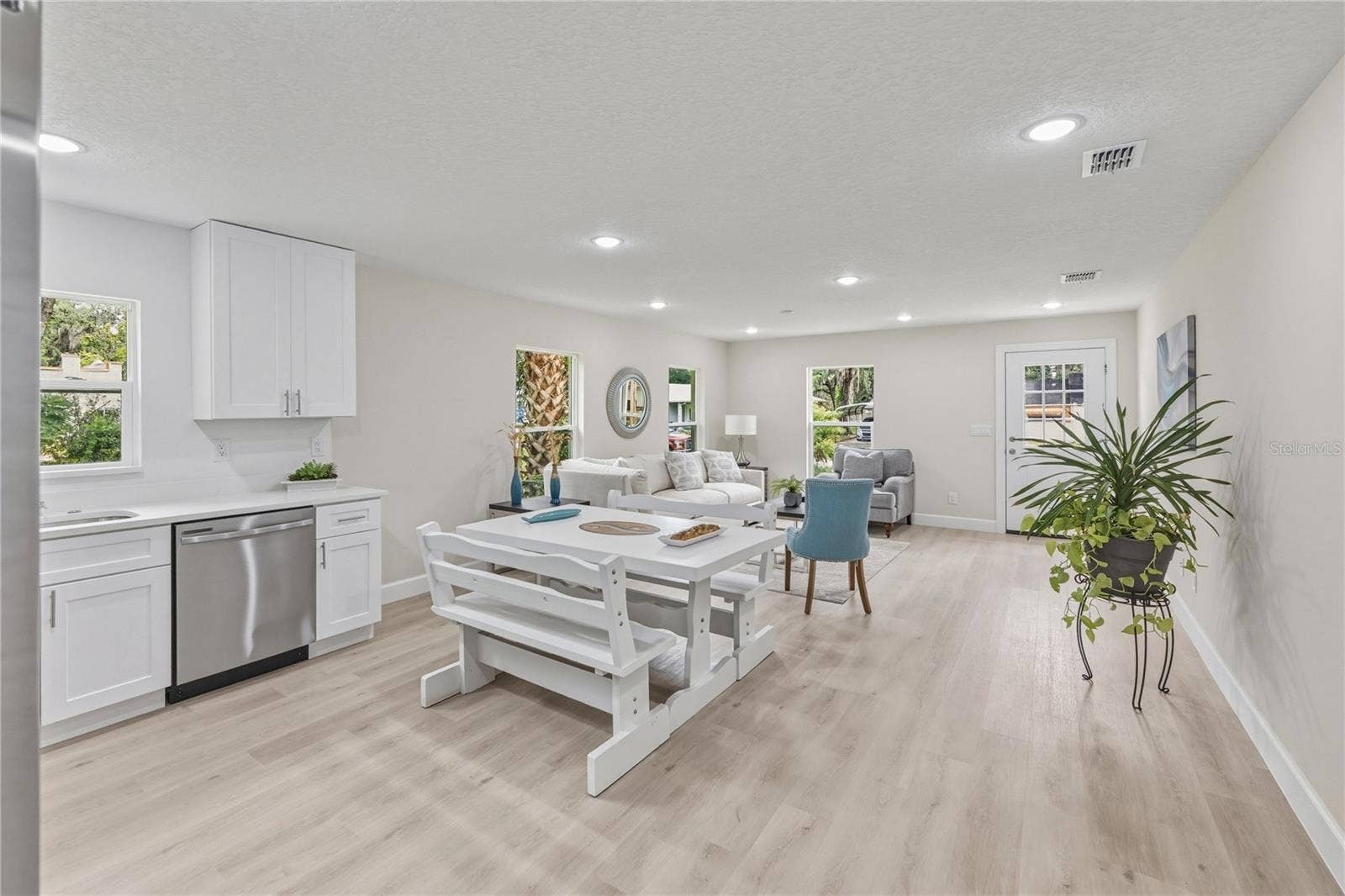 MODEL HOME
