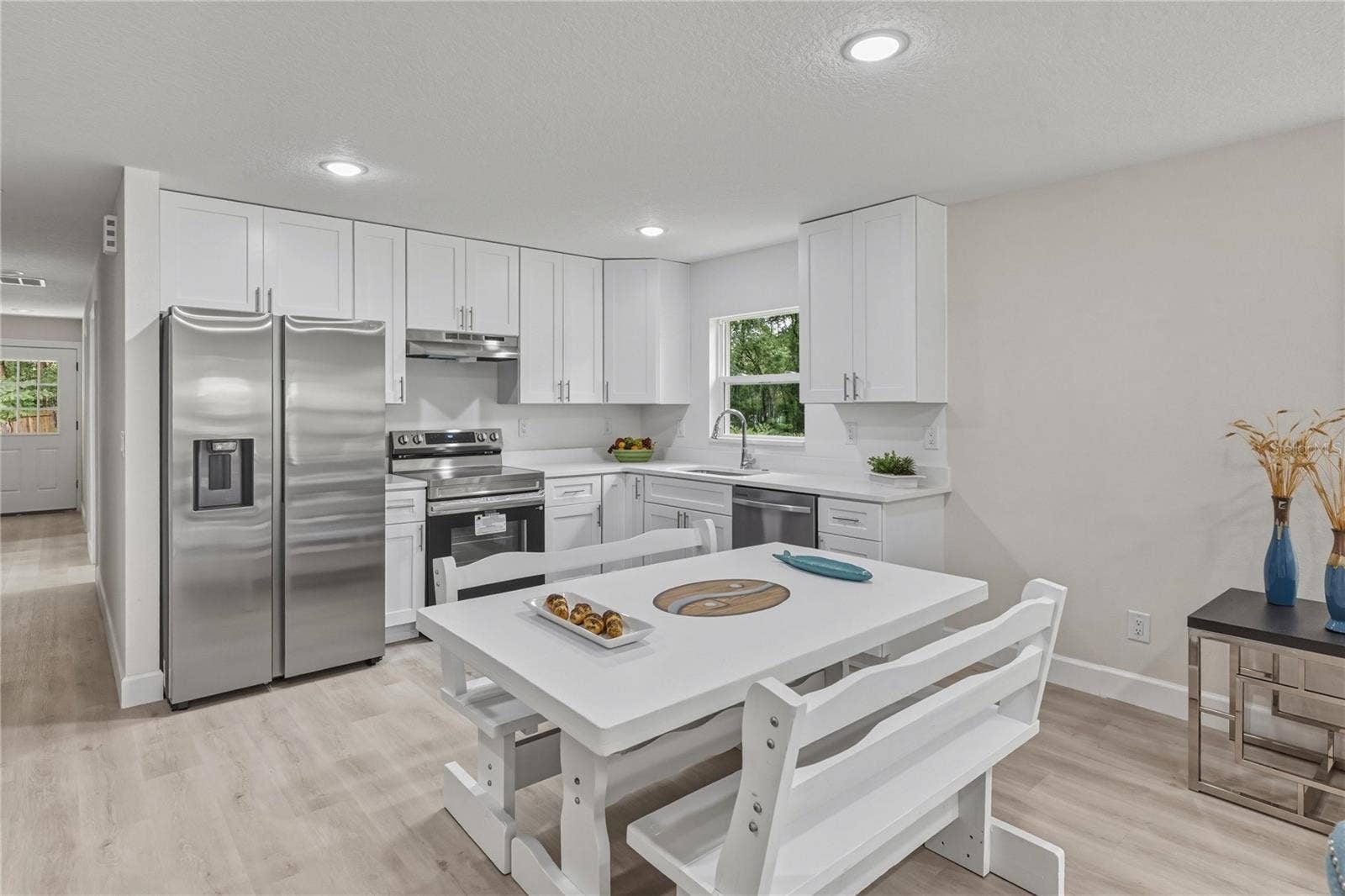 MODEL HOME