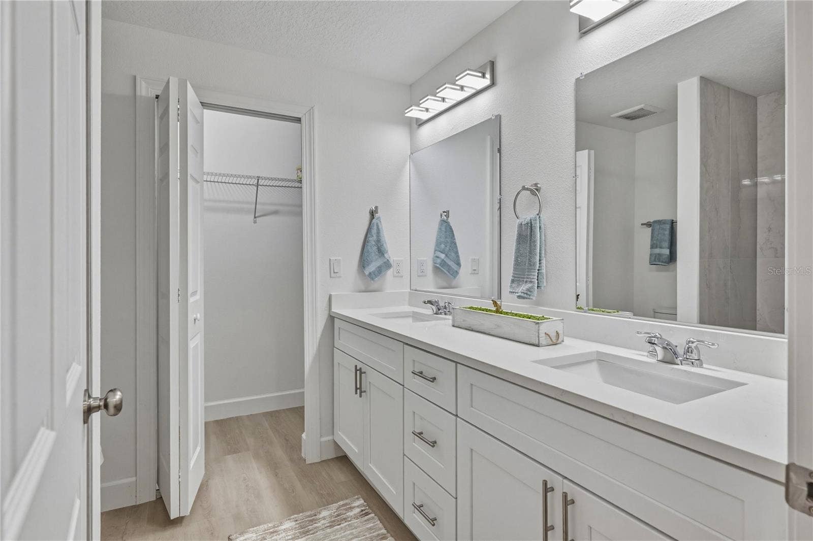 MODEL HOME