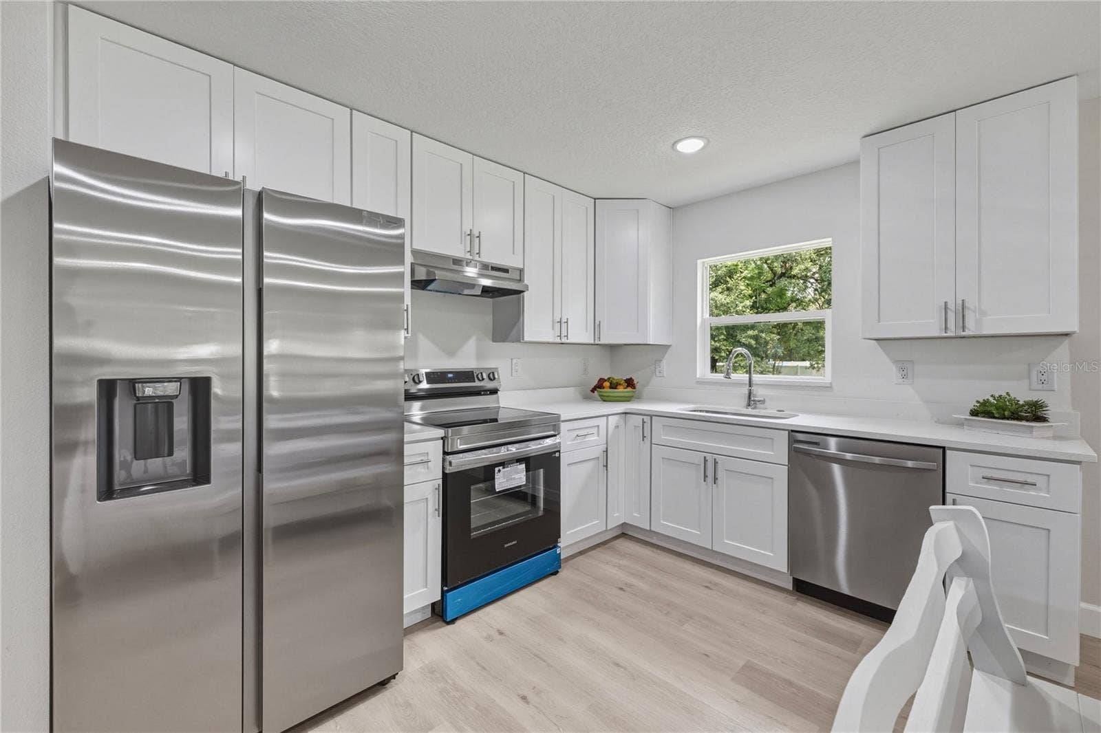 520 W BERESFORD AVENUE, Deland, FL 32720