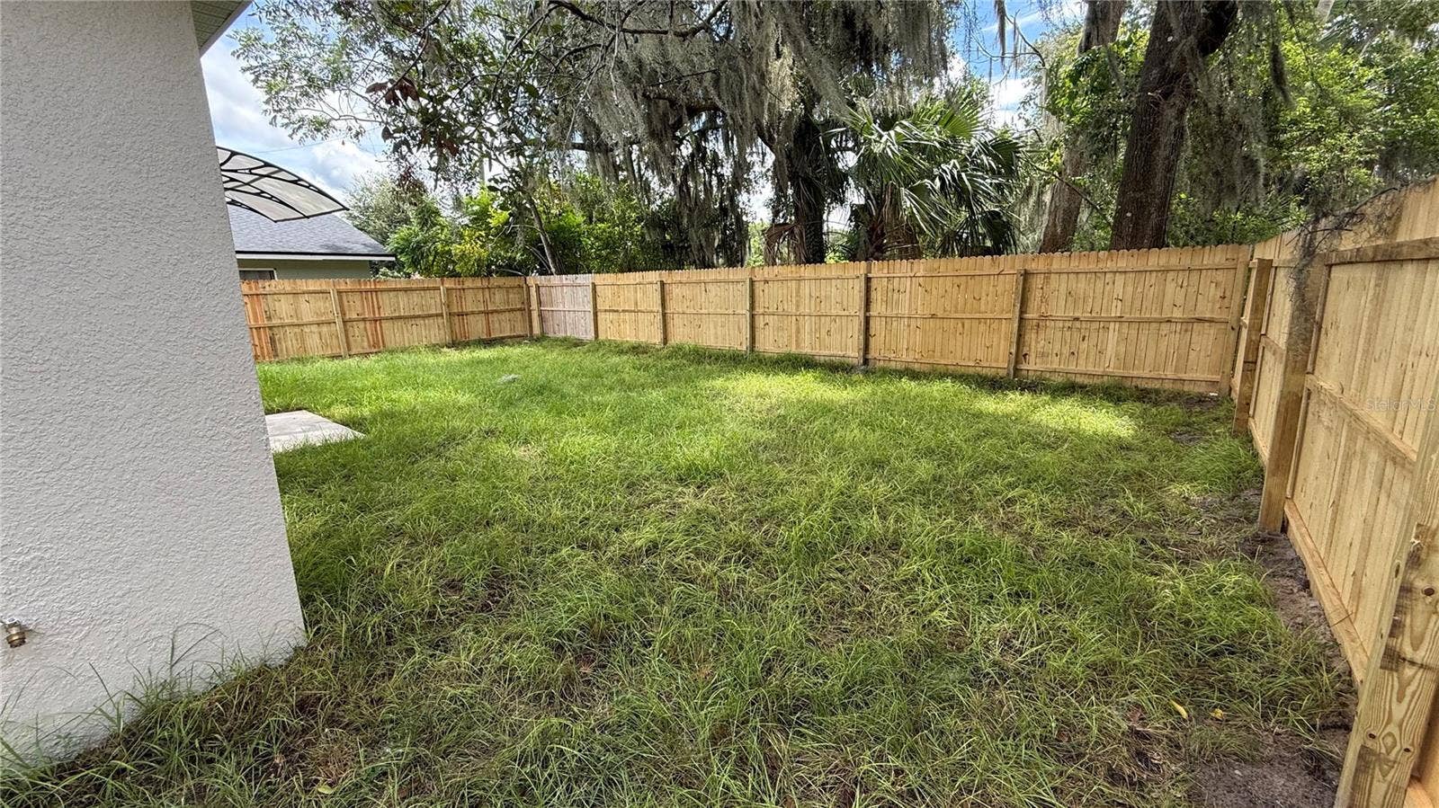 520 W BERESFORD AVENUE, Deland, FL 32720