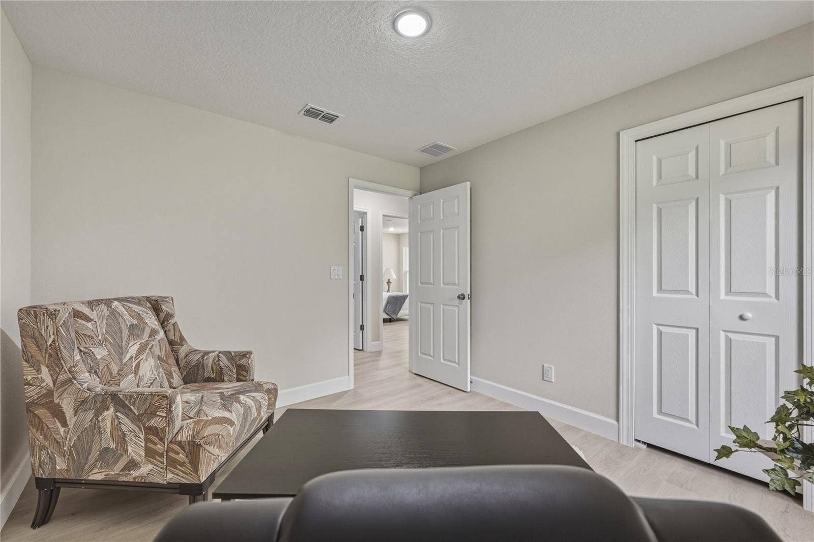 MODEL HOME