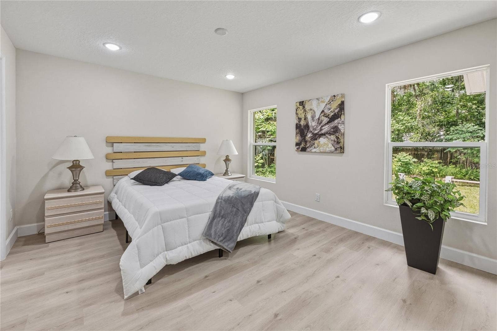 MODEL HOME