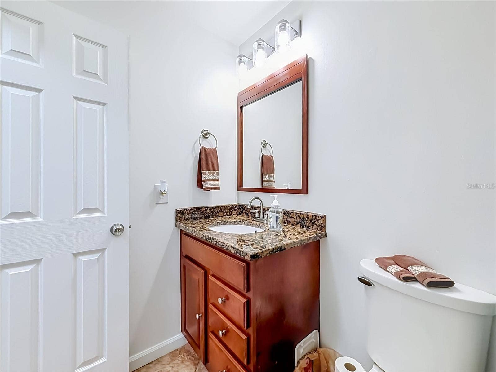 8654 ALEGRE CIRCLE, Orlando, FL 32836 Secondary Bathroom