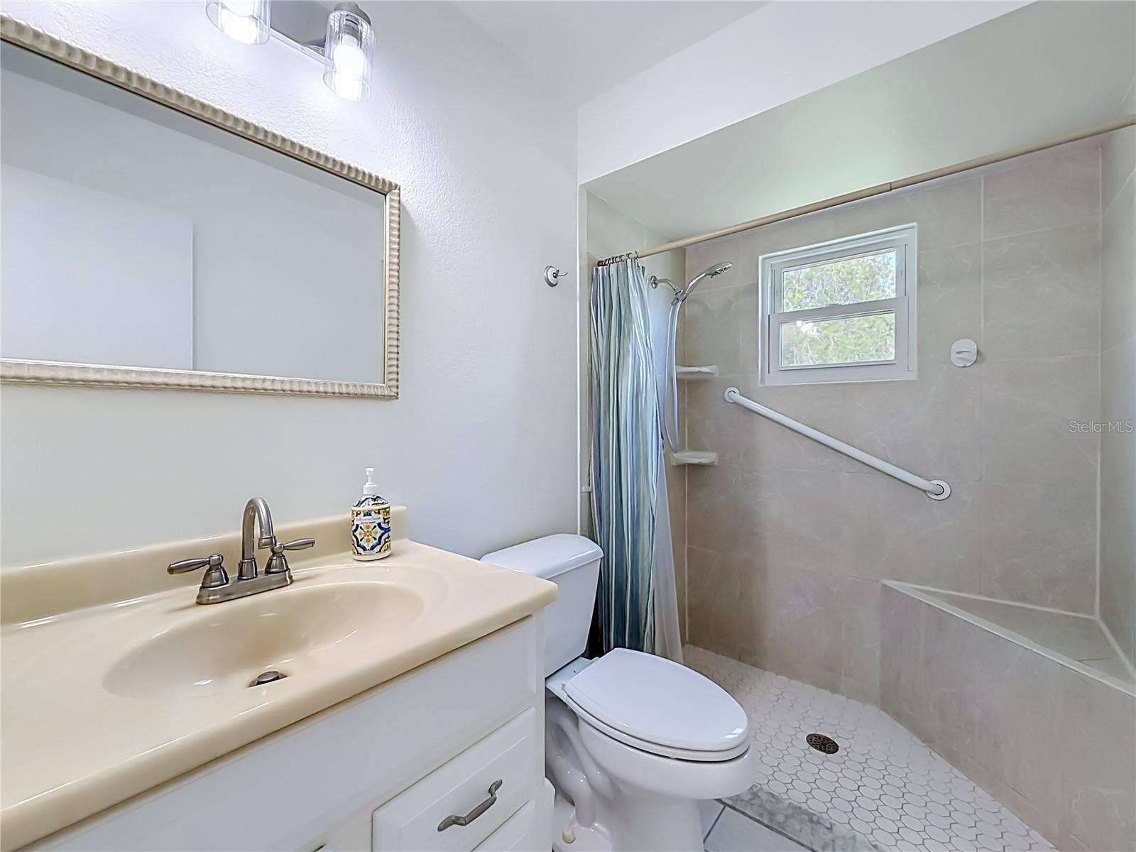 8654 ALEGRE CIRCLE, Orlando, FL 32836 Primary Bathroom