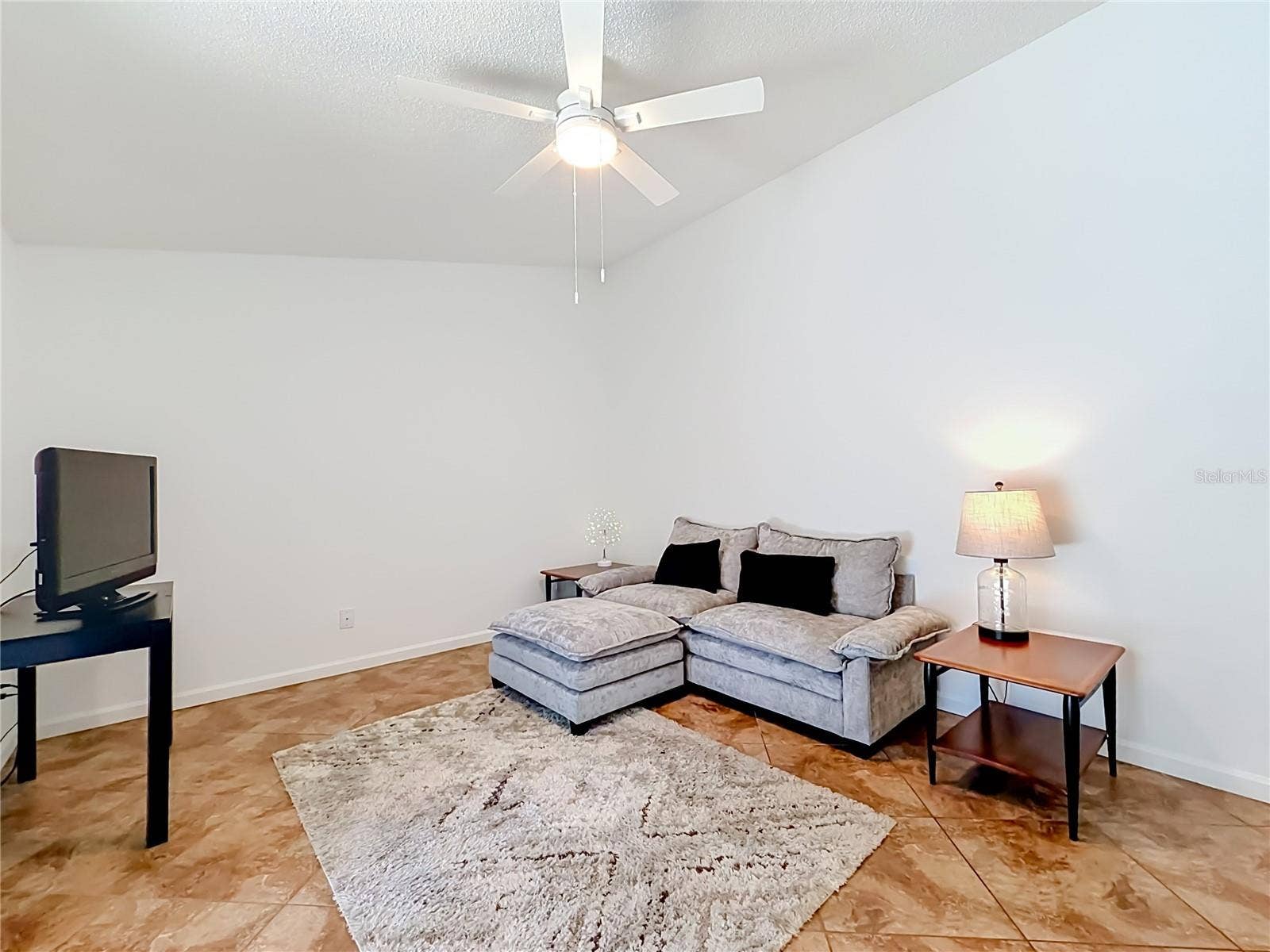 8654 ALEGRE CIRCLE, Orlando, FL 32836 Family Room/Living Room