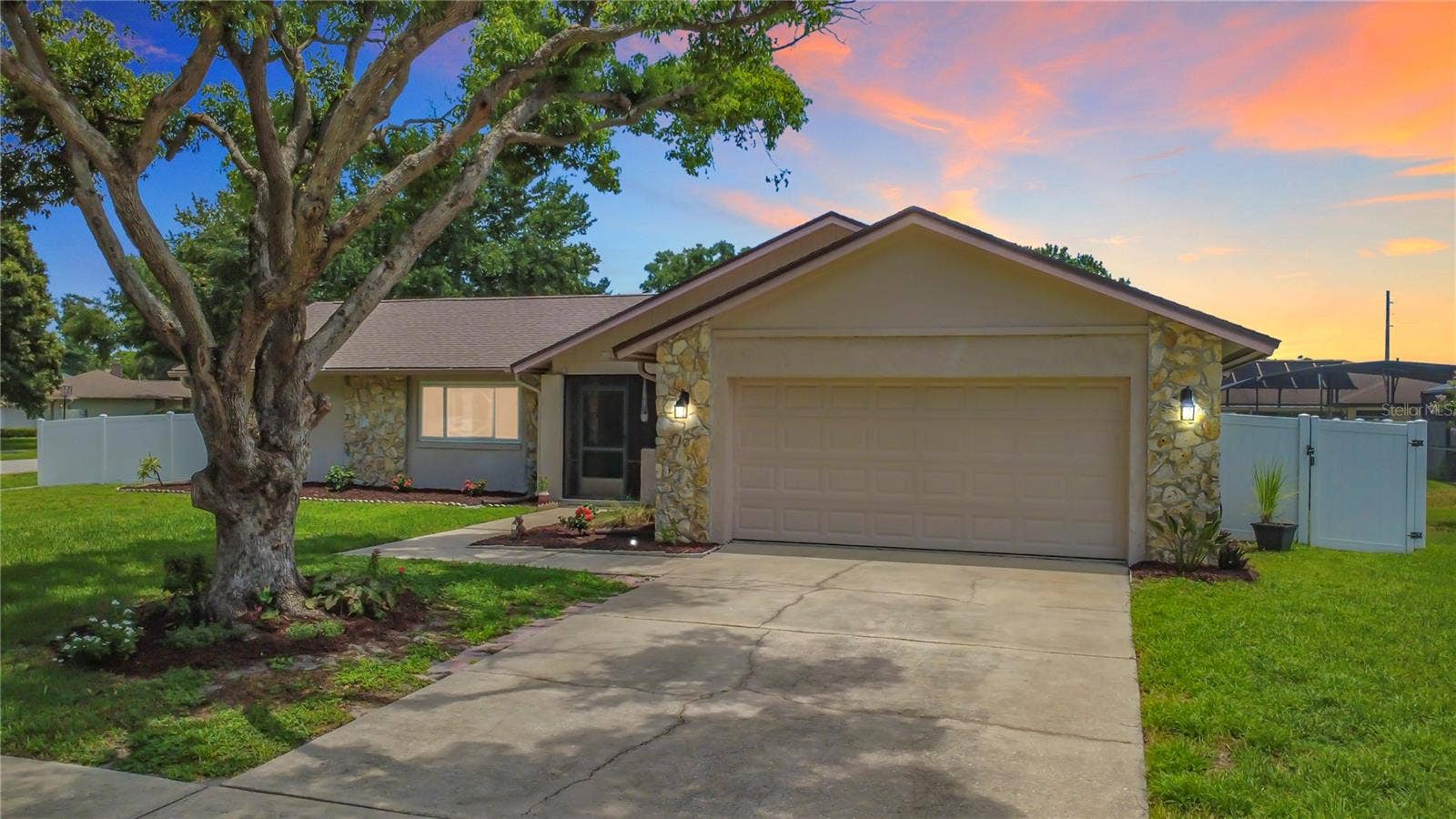 8654 ALEGRE CIRCLE, Orlando, FL 32836 Twilight Front