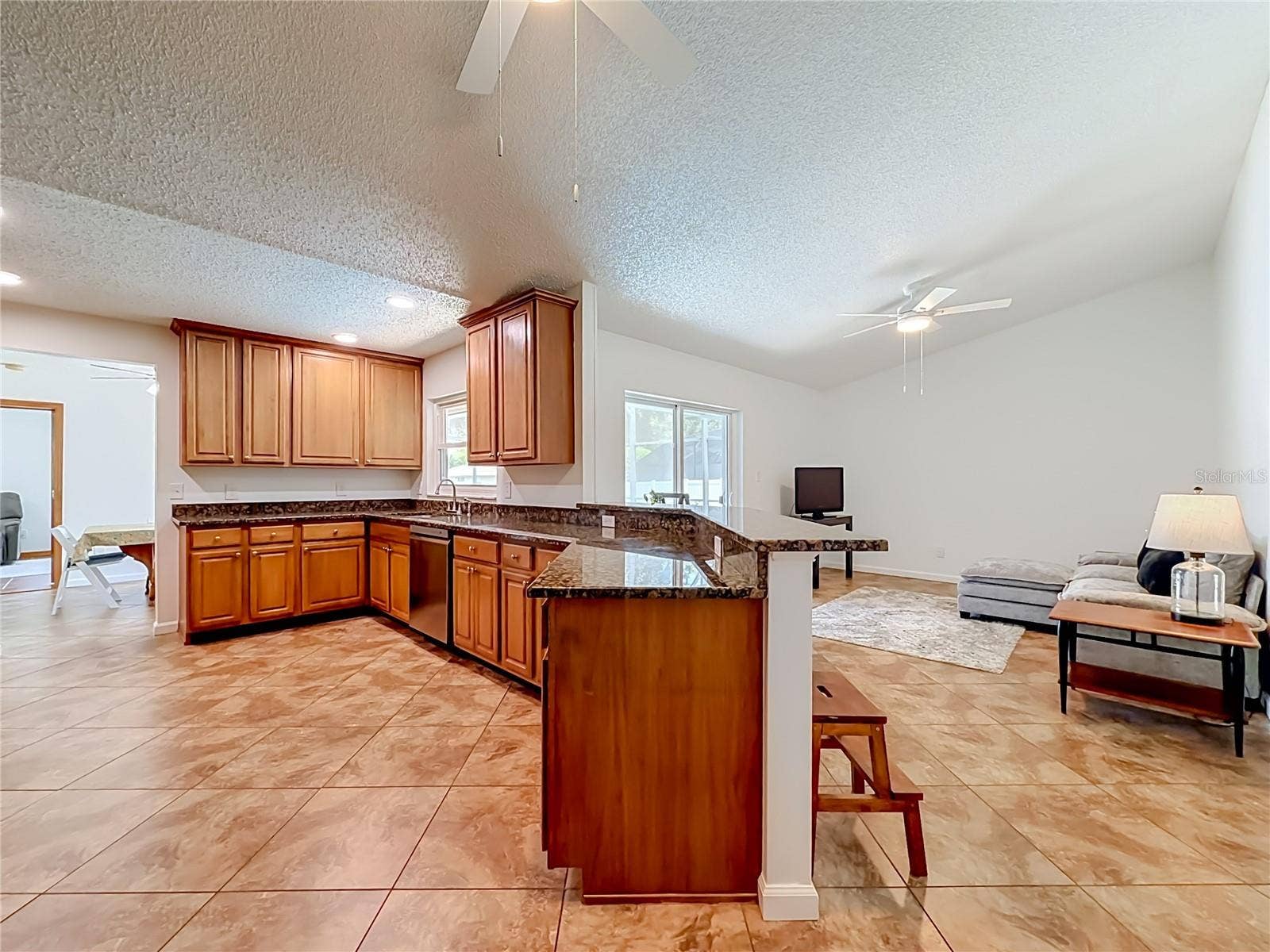 8654 ALEGRE CIRCLE, Orlando, FL 32836 Kitchen