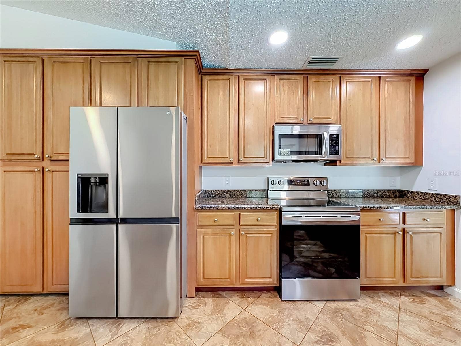 8654 ALEGRE CIRCLE, Orlando, FL 32836 Kitchen