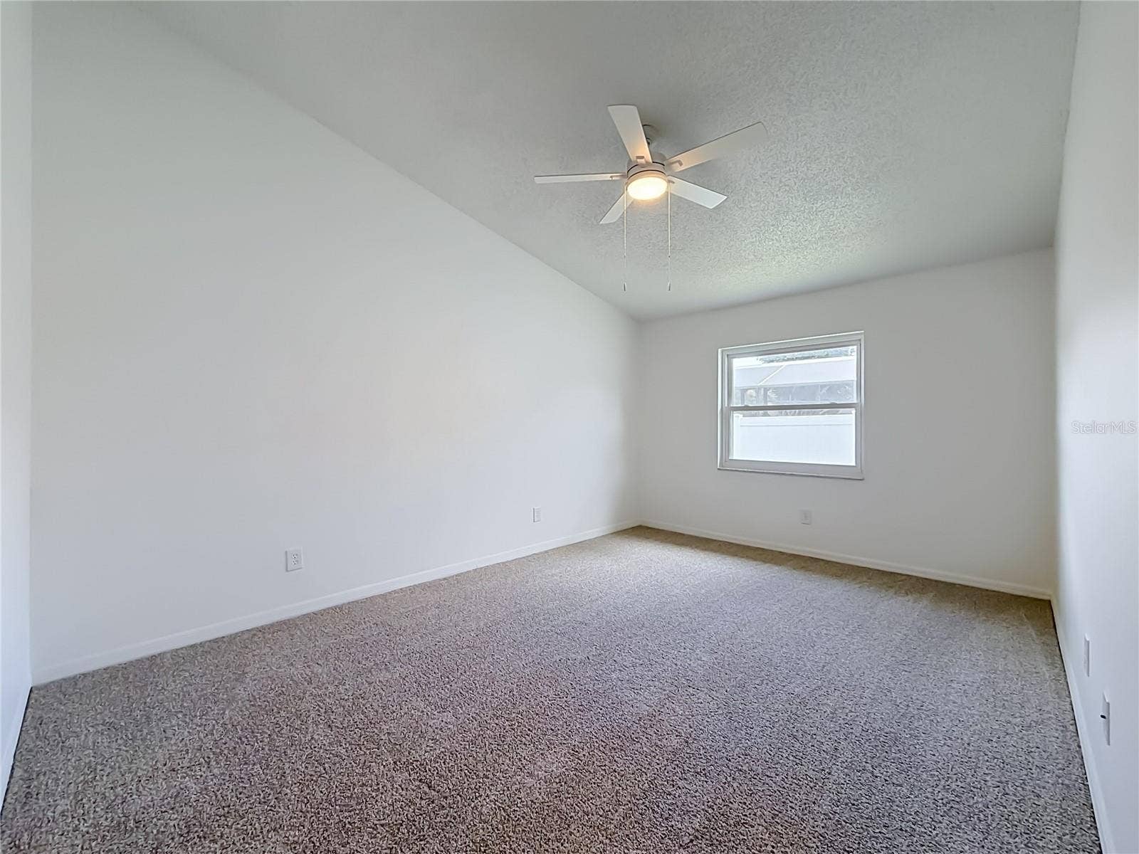 8654 ALEGRE CIRCLE, Orlando, FL 32836 Primary Bedroom with en Suite