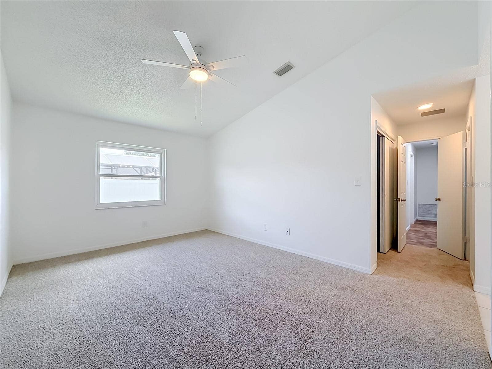 8654 ALEGRE CIRCLE, Orlando, FL 32836 Primary Bedroom with en Suite