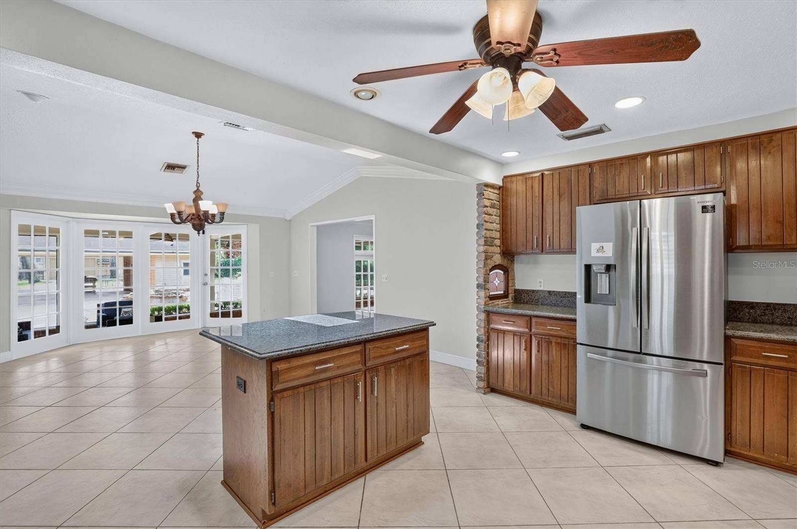 306 OAK ESTATES DRIVE, Orlando, FL 32806 Kitchen