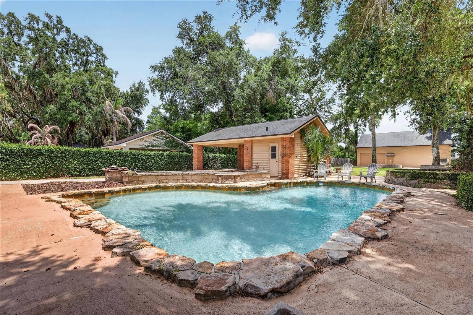 306 OAK ESTATES DRIVE, Orlando, FL 32806 Pool and pool house/cabana