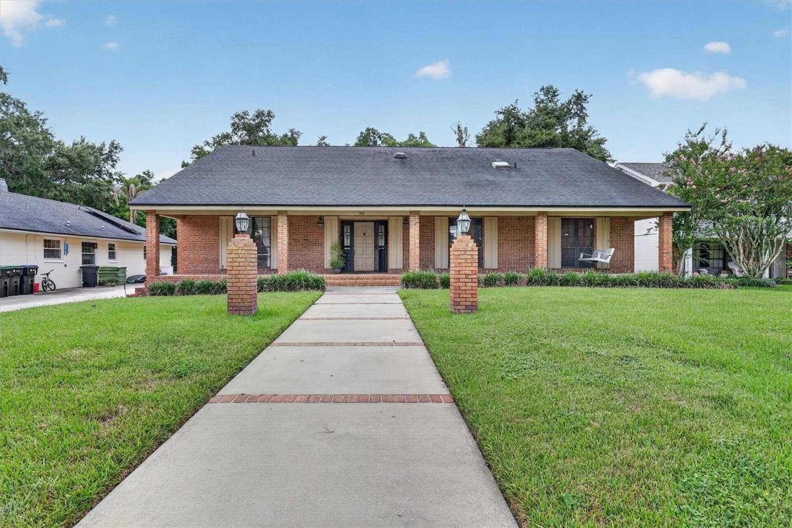 306 OAK ESTATES DRIVE, Orlando, FL 32806 Front