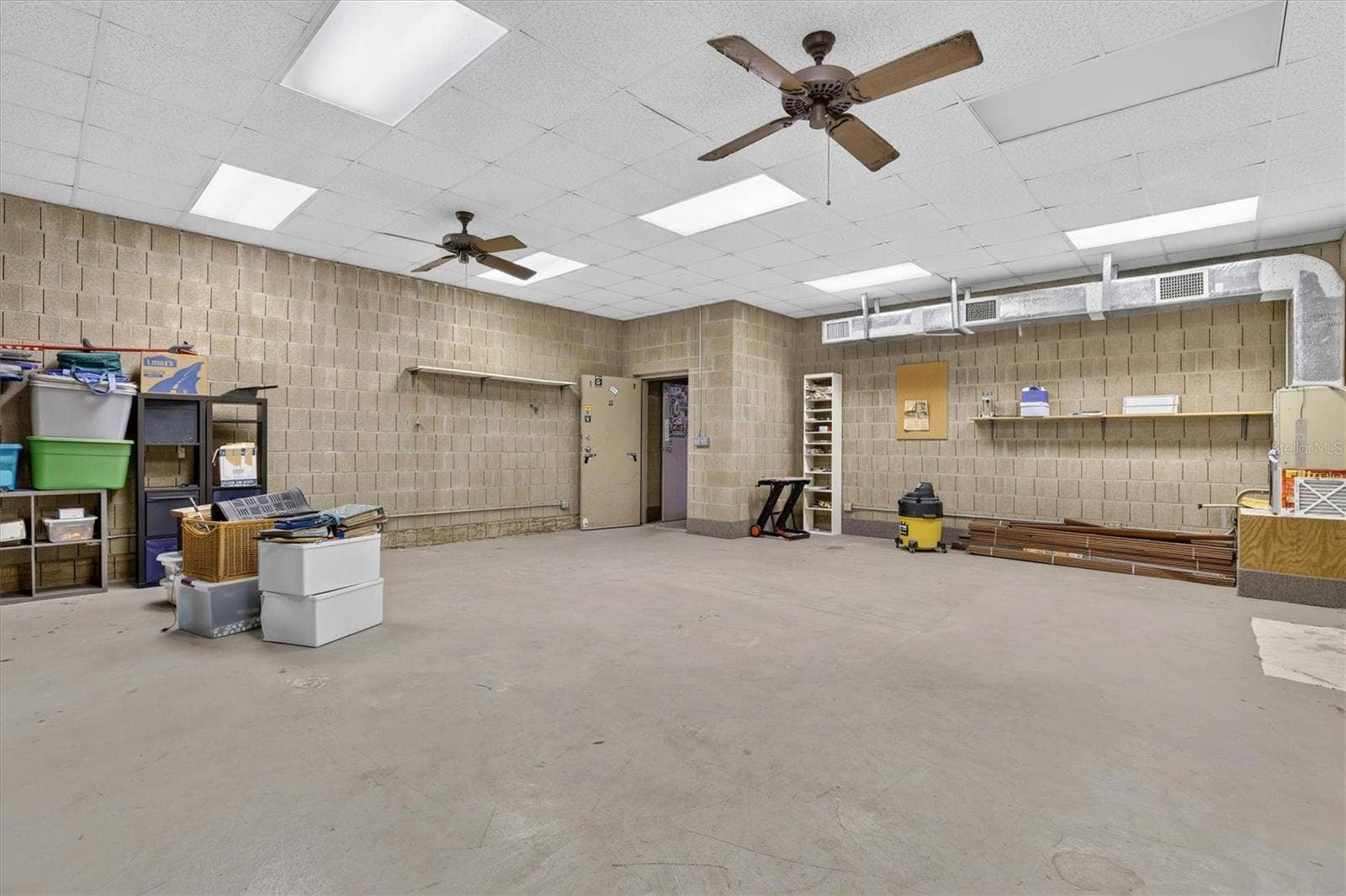 306 OAK ESTATES DRIVE, Orlando, FL 32806 Garage storage area
