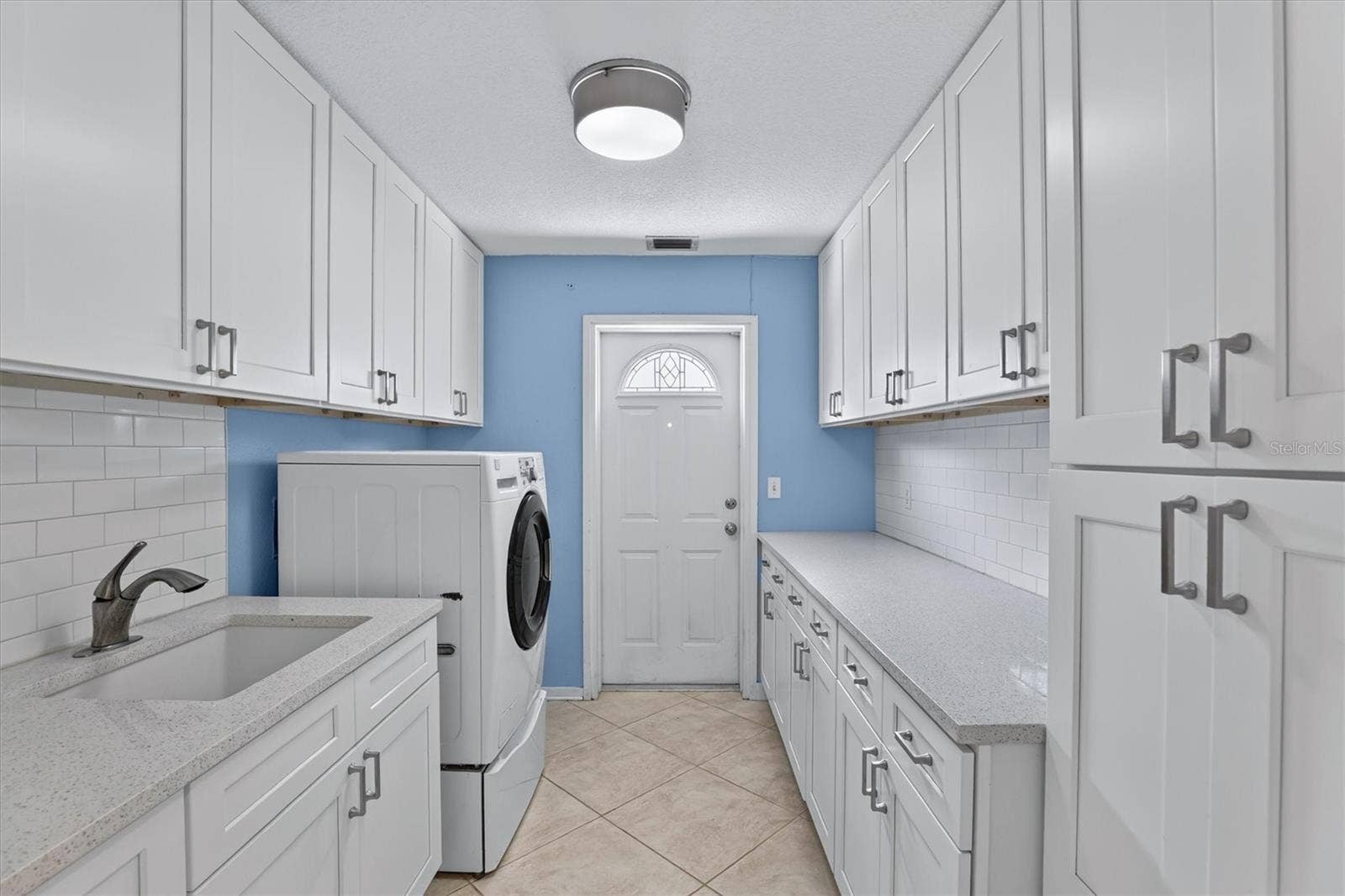 306 OAK ESTATES DRIVE, Orlando, FL 32806 Laundry