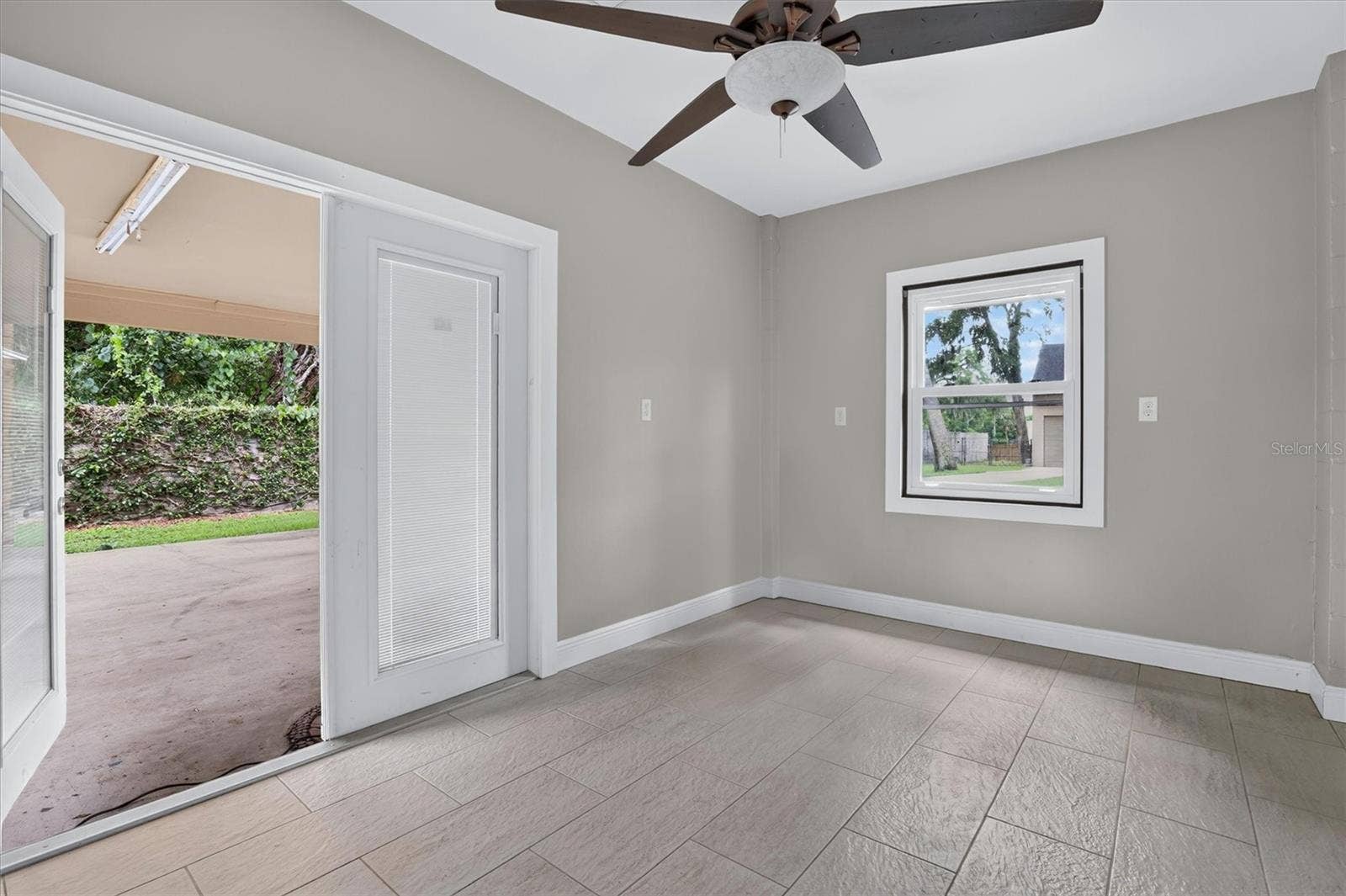 306 OAK ESTATES DRIVE, Orlando, FL 32806 Pool house/cabana