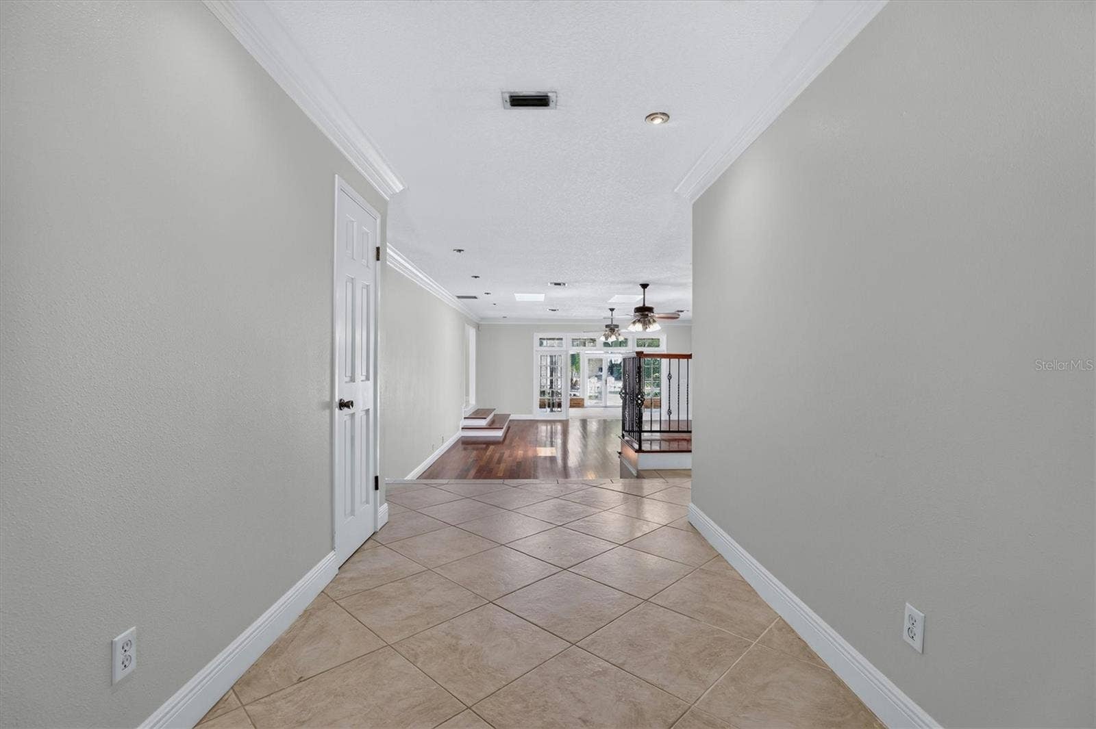 306 OAK ESTATES DRIVE, Orlando, FL 32806 Foyer