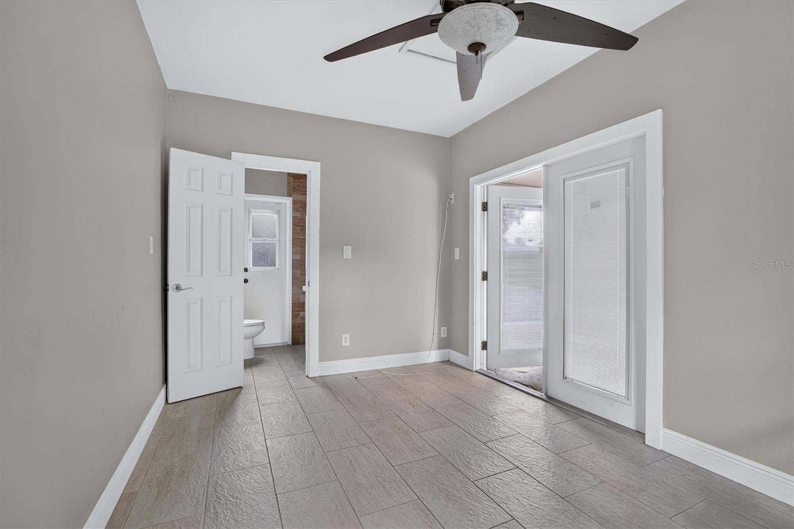 306 OAK ESTATES DRIVE, Orlando, FL 32806 Pool house/cabana