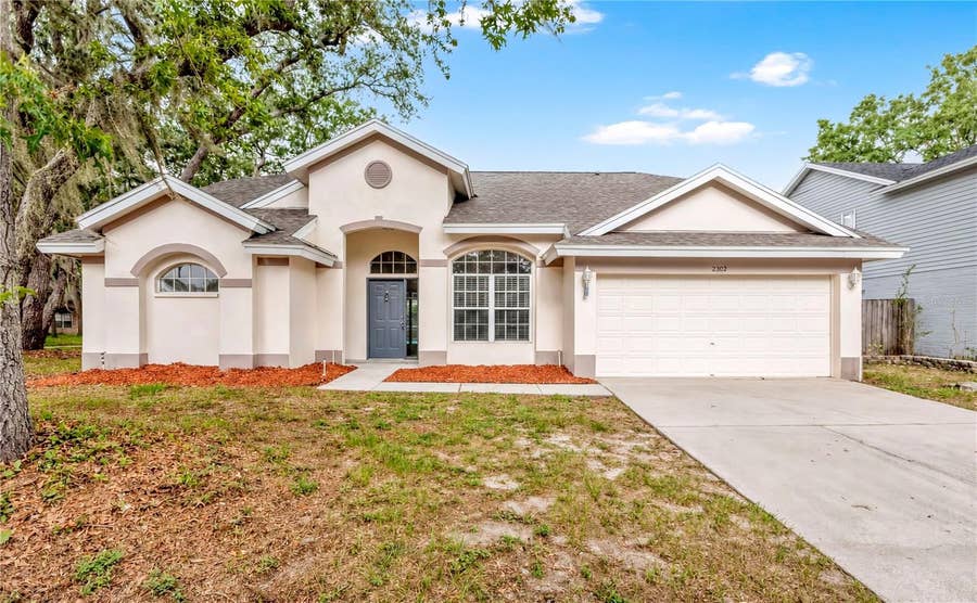 Property photo for 2302 LYNCREST COURT, Valrico, FL
