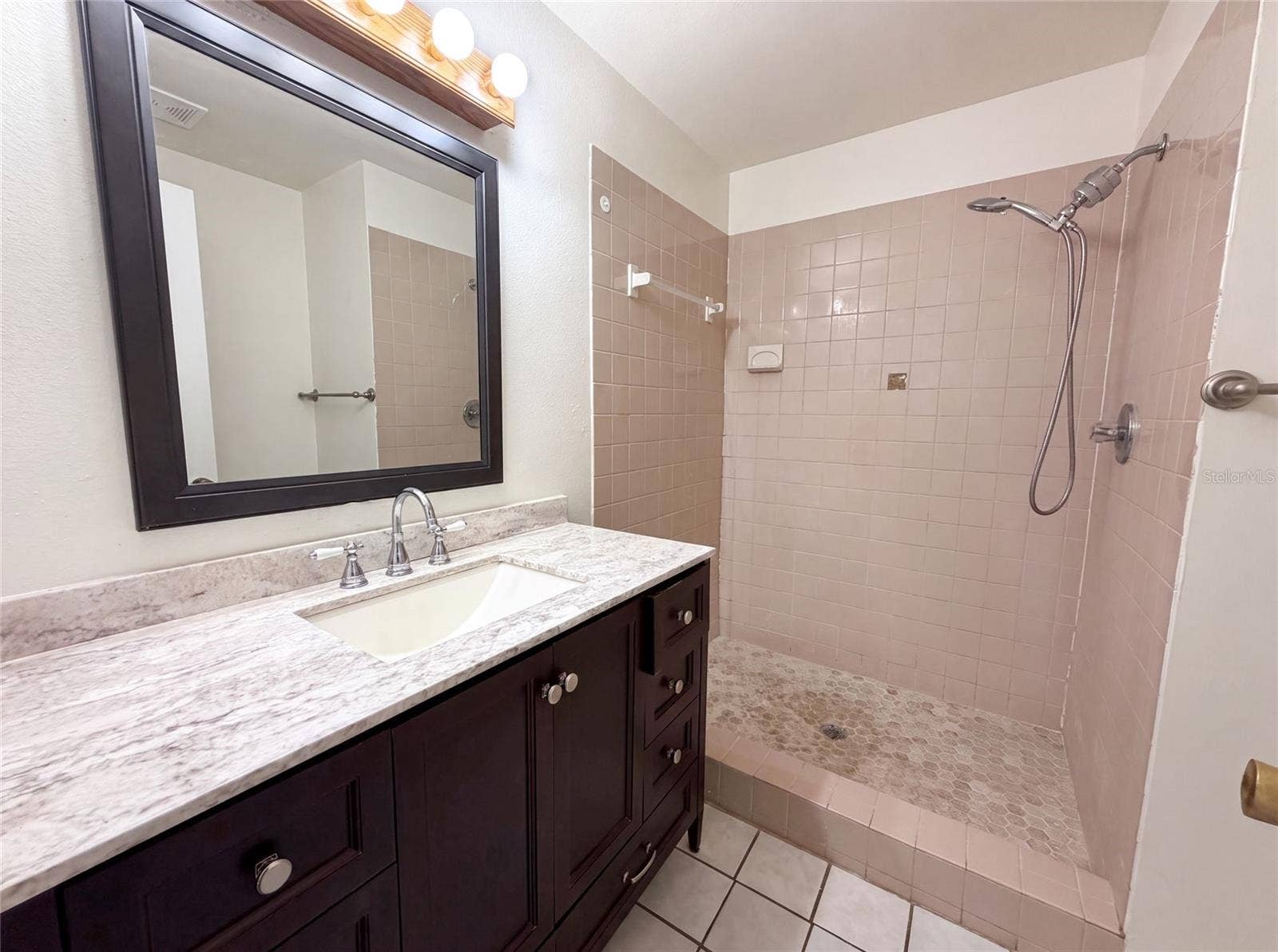 11648 HIDDEN HOLLOW CIRCLE, Tampa, FL 33635 11648 HIDDEN HOLLOW CIRCLE, Tampa, FL 33635