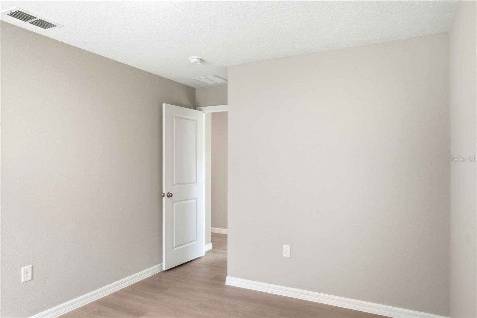 2107 SUANEE AVENUE, #200, Eustis, FL 32726