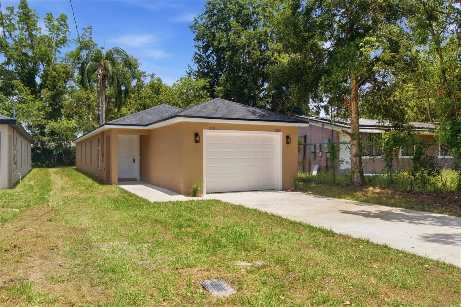 2107 SUANEE AVENUE, #200, Eustis, FL 32726