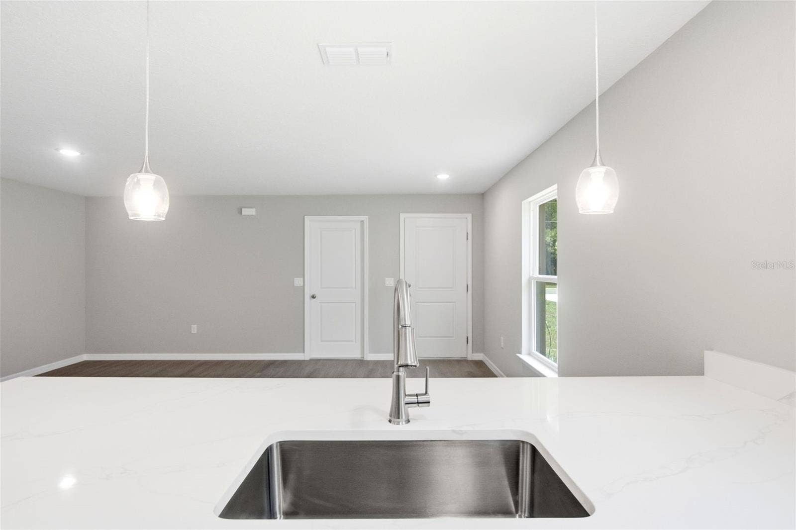 2107 SUANEE AVENUE, #200, Eustis, FL 32726