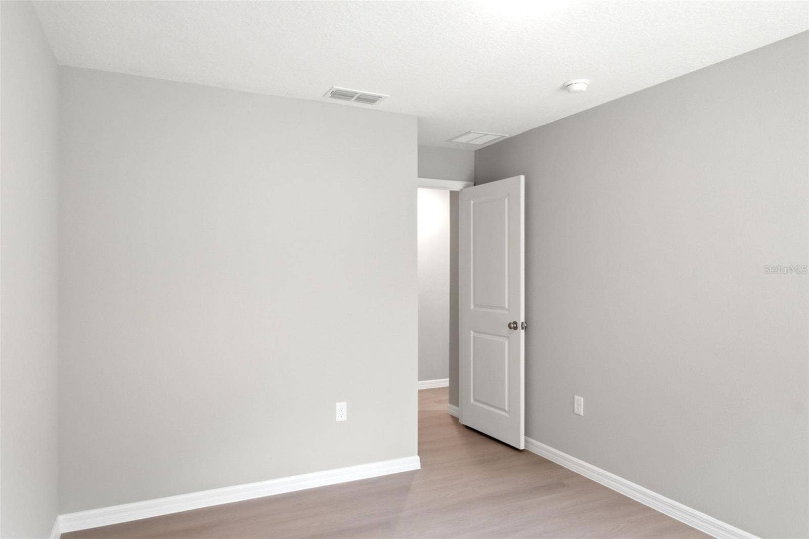 2107 SUANEE AVENUE, #200, Eustis, FL 32726