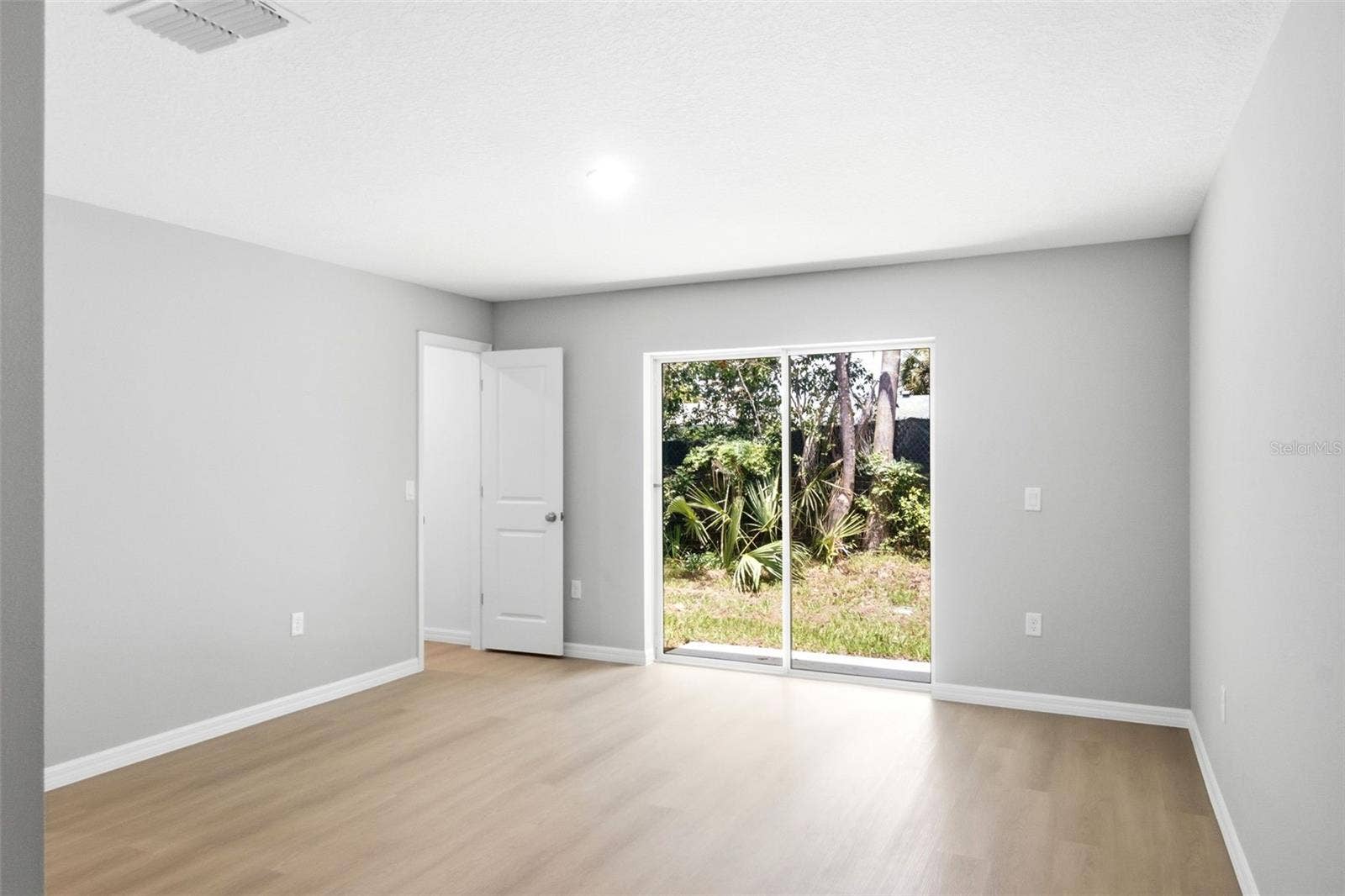 2107 SUANEE AVENUE, #200, Eustis, FL 32726