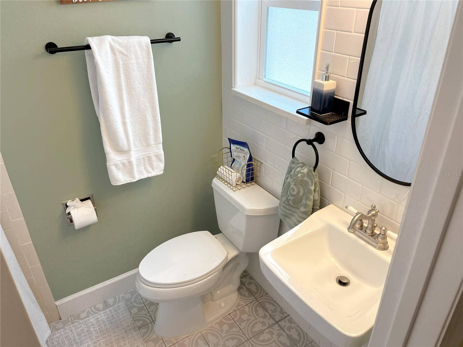 1426 RIVERSIDE DRIVE, Daytona Beach, FL 32117 1426 RIVERSIDE DRIVE, Daytona Beach, FL 32117