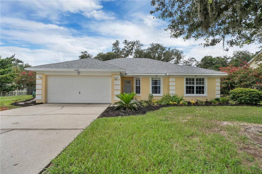 Property photo for 5945 WHITE TAIL LOOP, Lakeland, FL