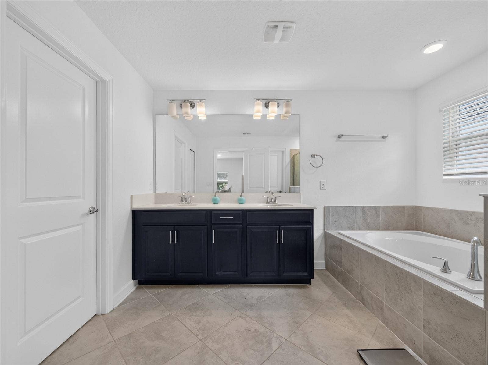 8813 BETH PAGE LANE, Davenport, FL 33896 Primary En-suite bathroom