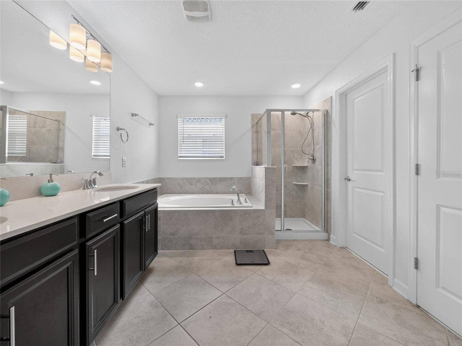 8813 BETH PAGE LANE, Davenport, FL 33896 Primary En-suite bathroom