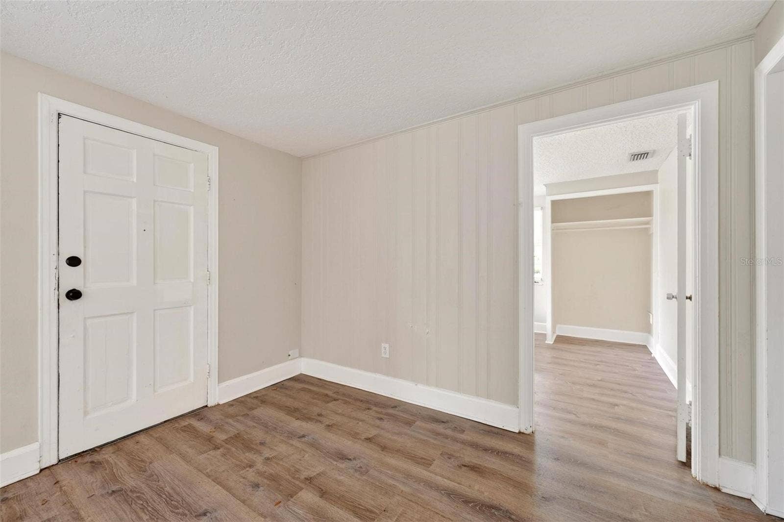 1st floor-Front door