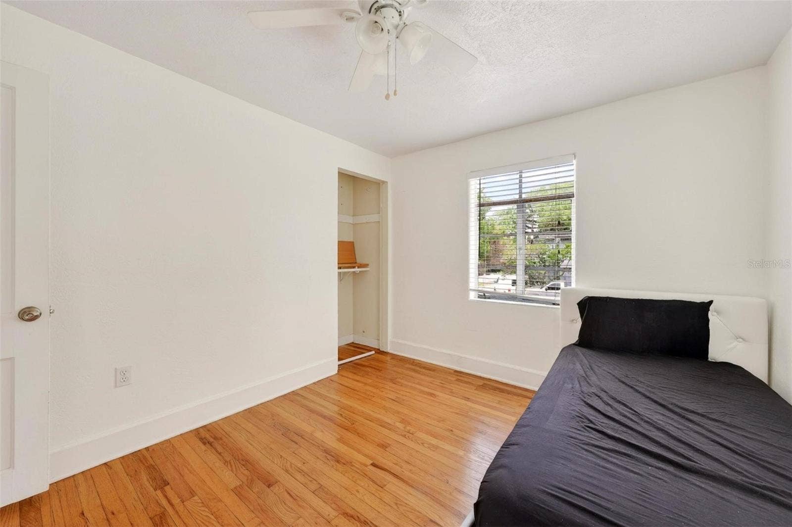 2nd floor-bedroom & closet (2)